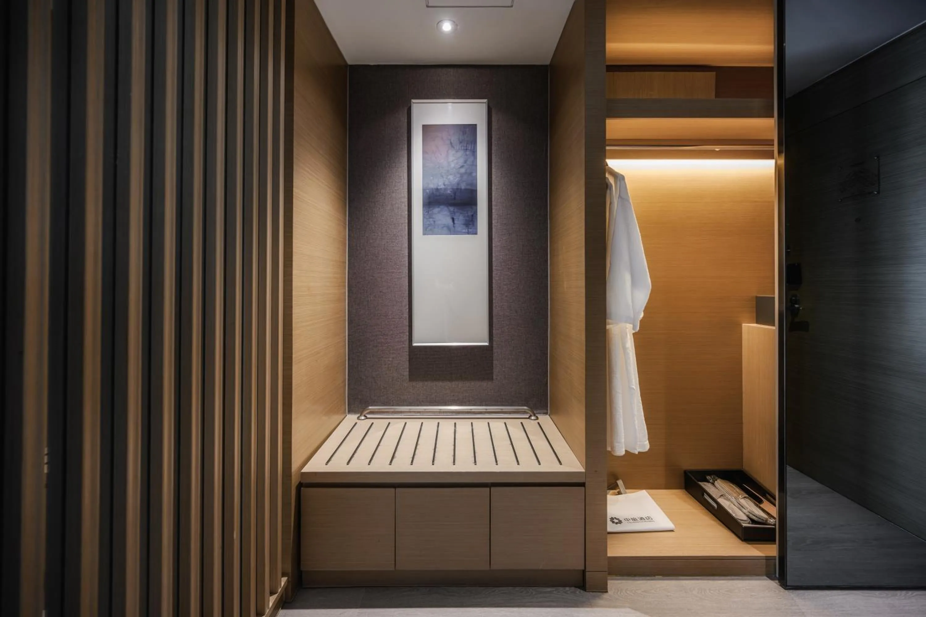 Bed in Grand Metropark Hotel Shanghai Pudong