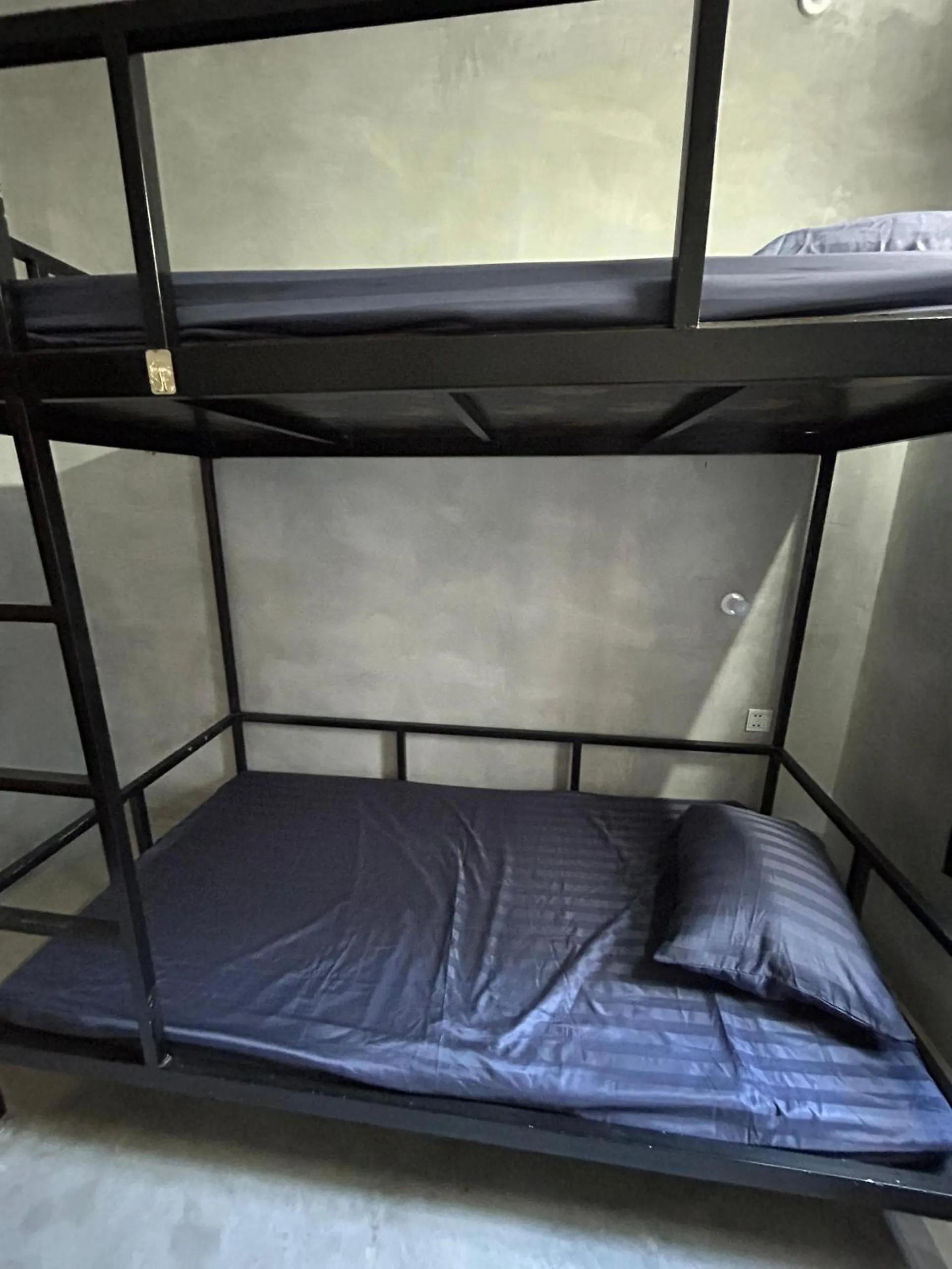 bunk bed, Bed in The Drop Inn