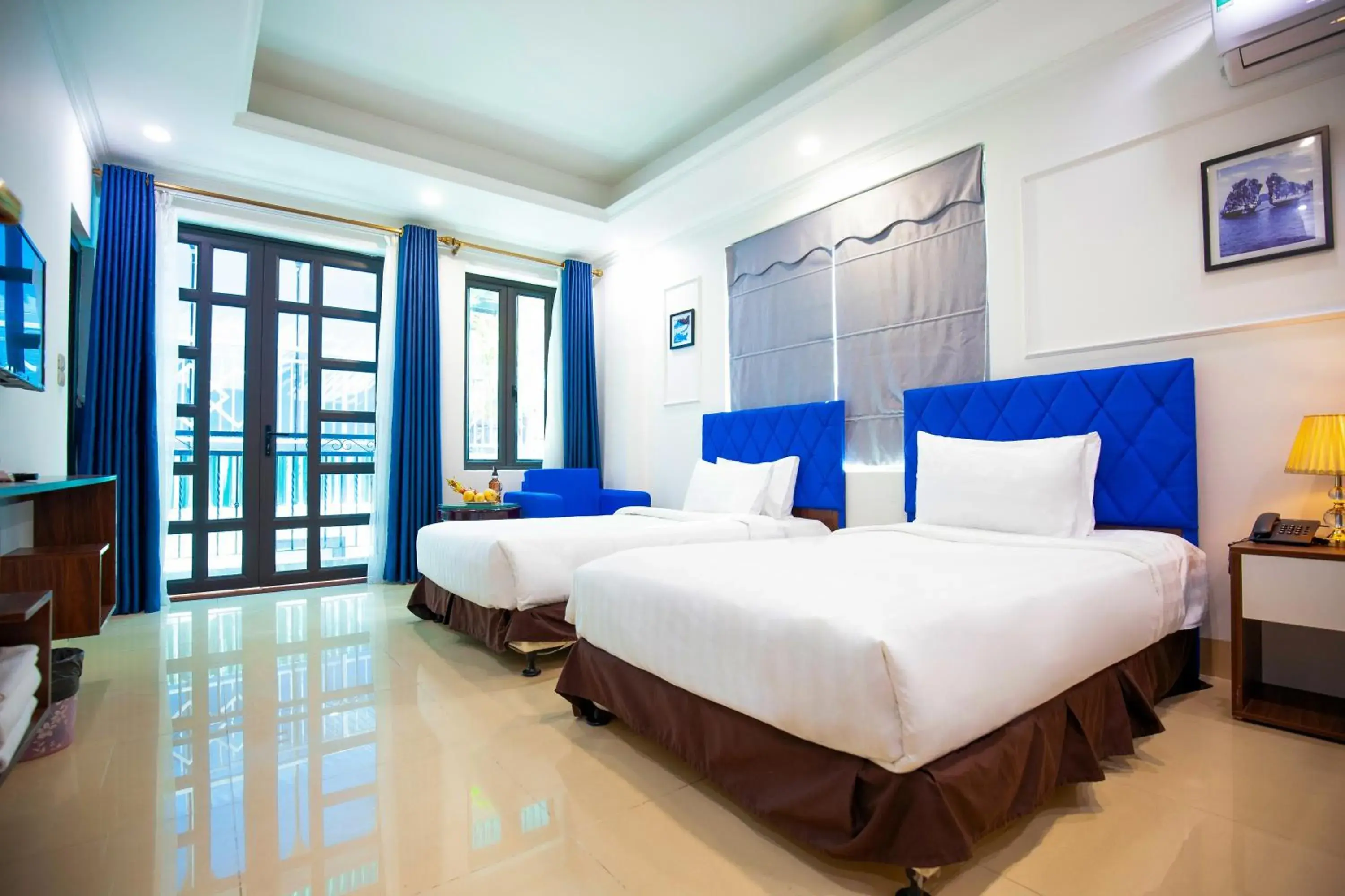 Junior Suite with Balcony in Hanoi Shining House Junior Suite with Balcony in Hanoi Shining House