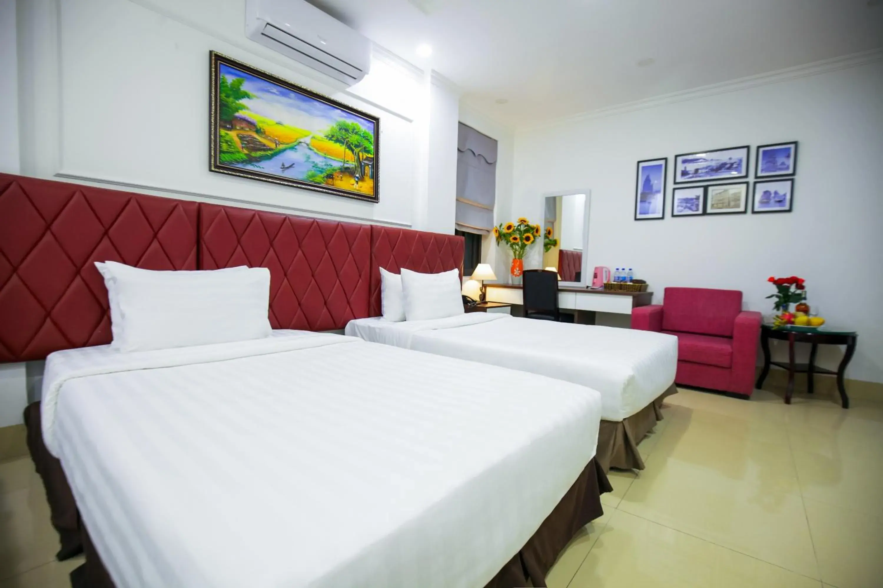 Deluxe Double or Twin Room in Hanoi Shining House Deluxe Double or Twin Room in Hanoi Shining House