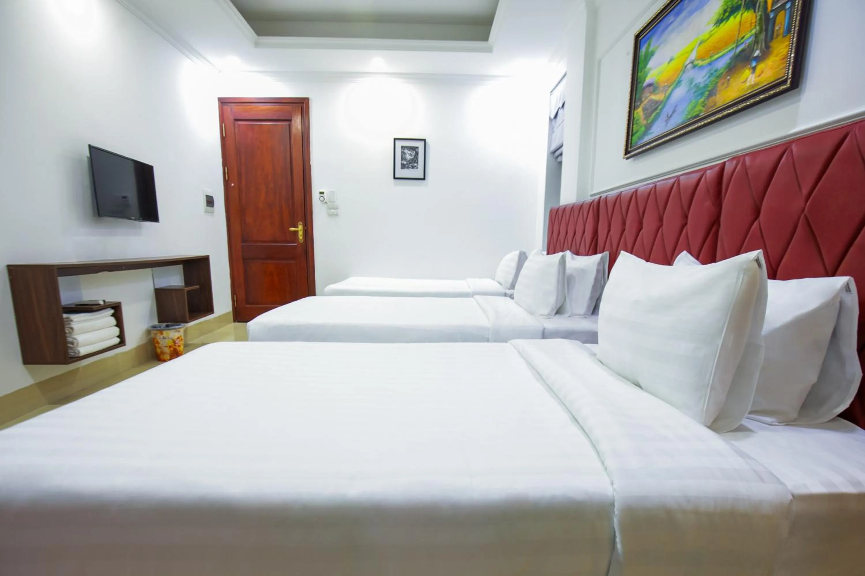 Deluxe Triple Room in Hanoi Shining House