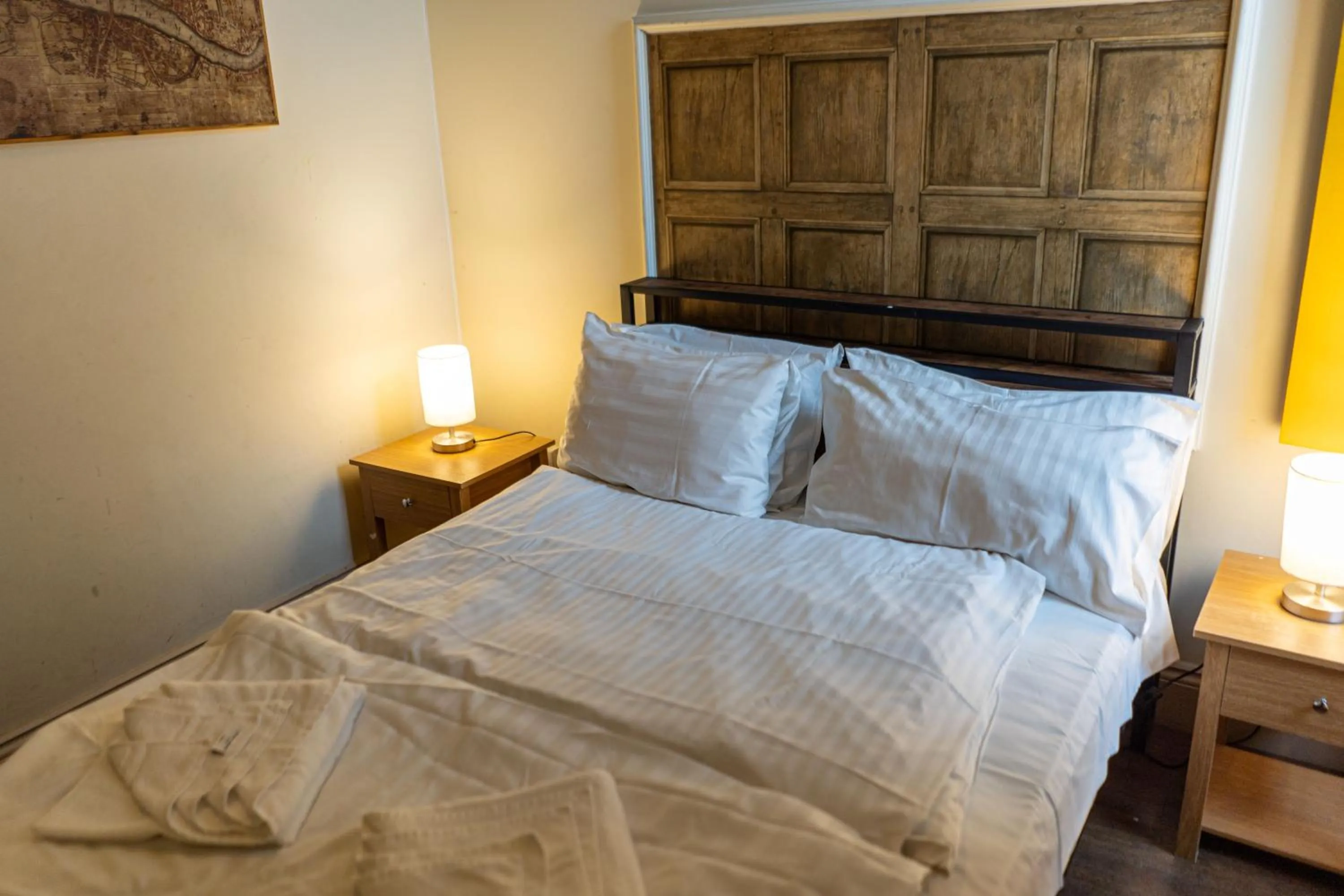 Bed in PubLove @ The Exmouth Arms, Euston