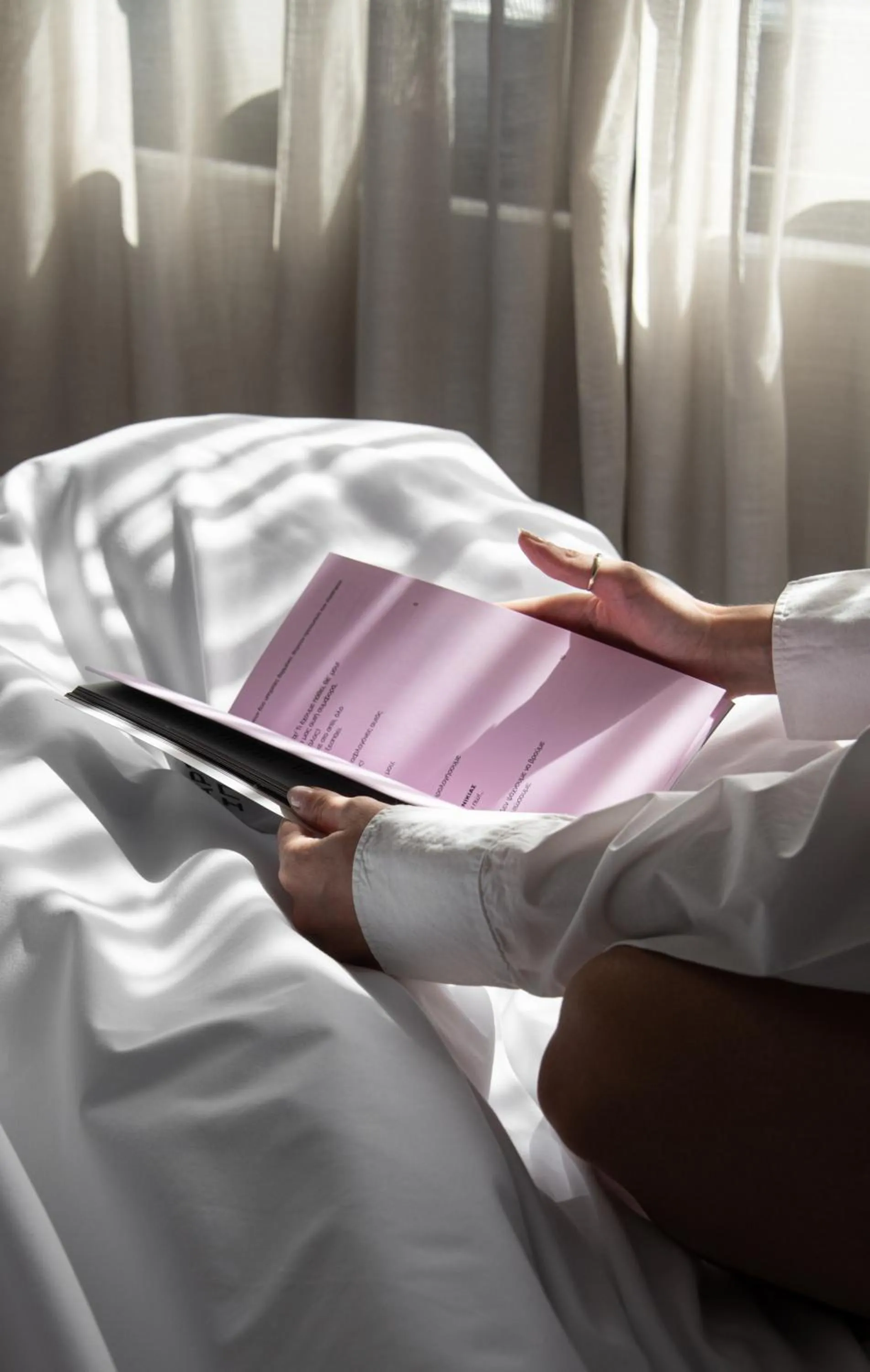 Bedroom, Bed in Fits Living