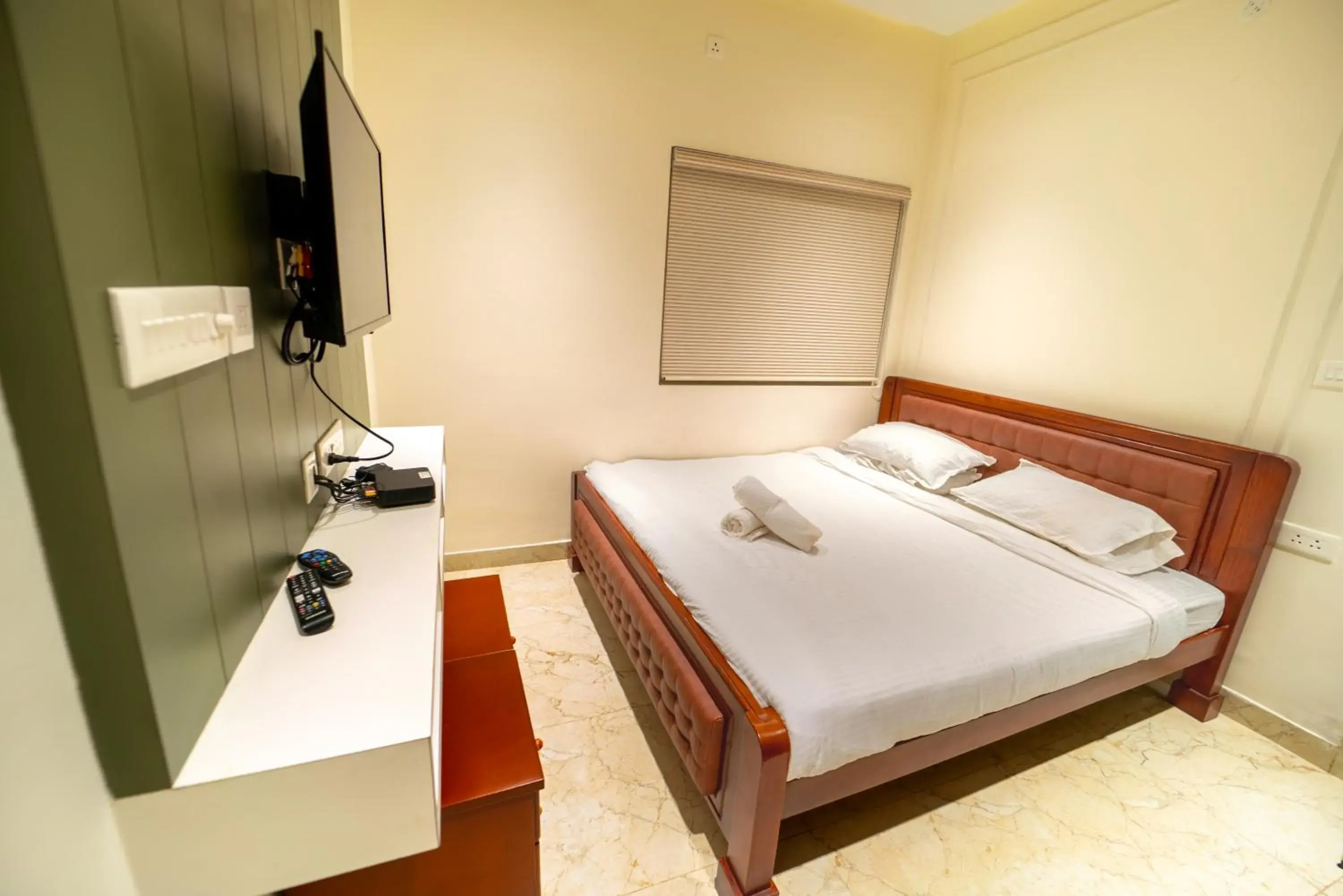 Bed in Queen's Hotel Mount garden Kodaikanal Bed in Queen's Hotel Mount garden Kodaikanal