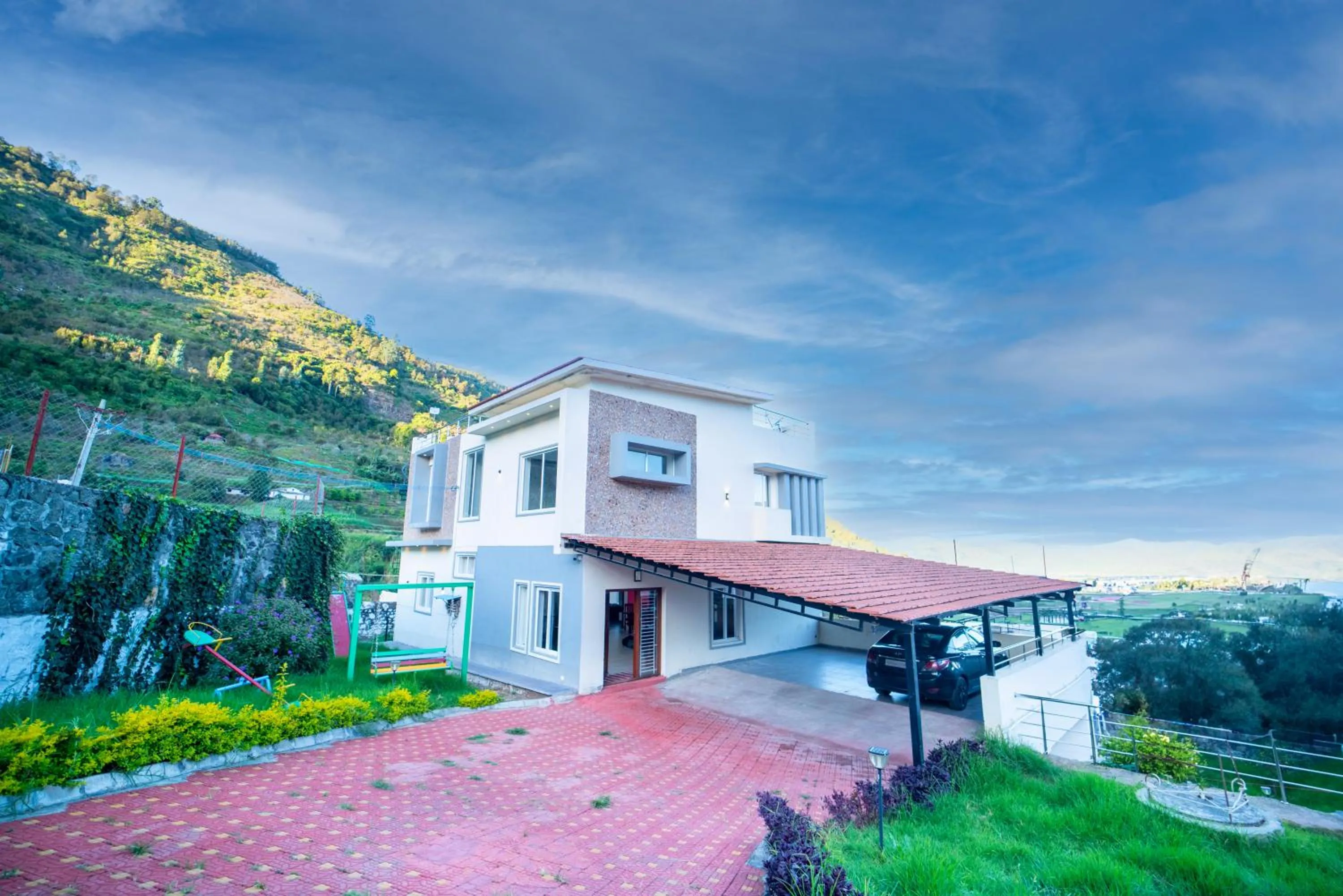 Property building in Queen's Hotel Mount garden Kodaikanal