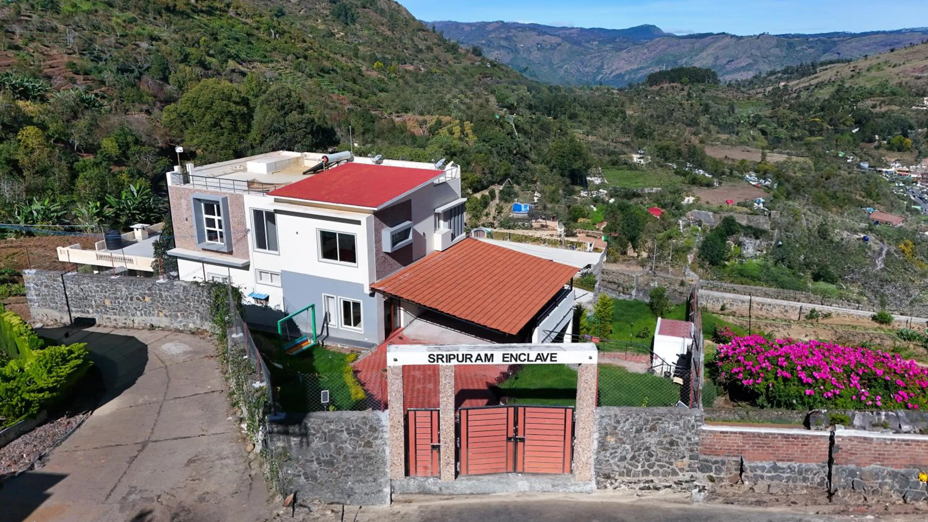 Property building in Queen's Hotel Mount garden Kodaikanal