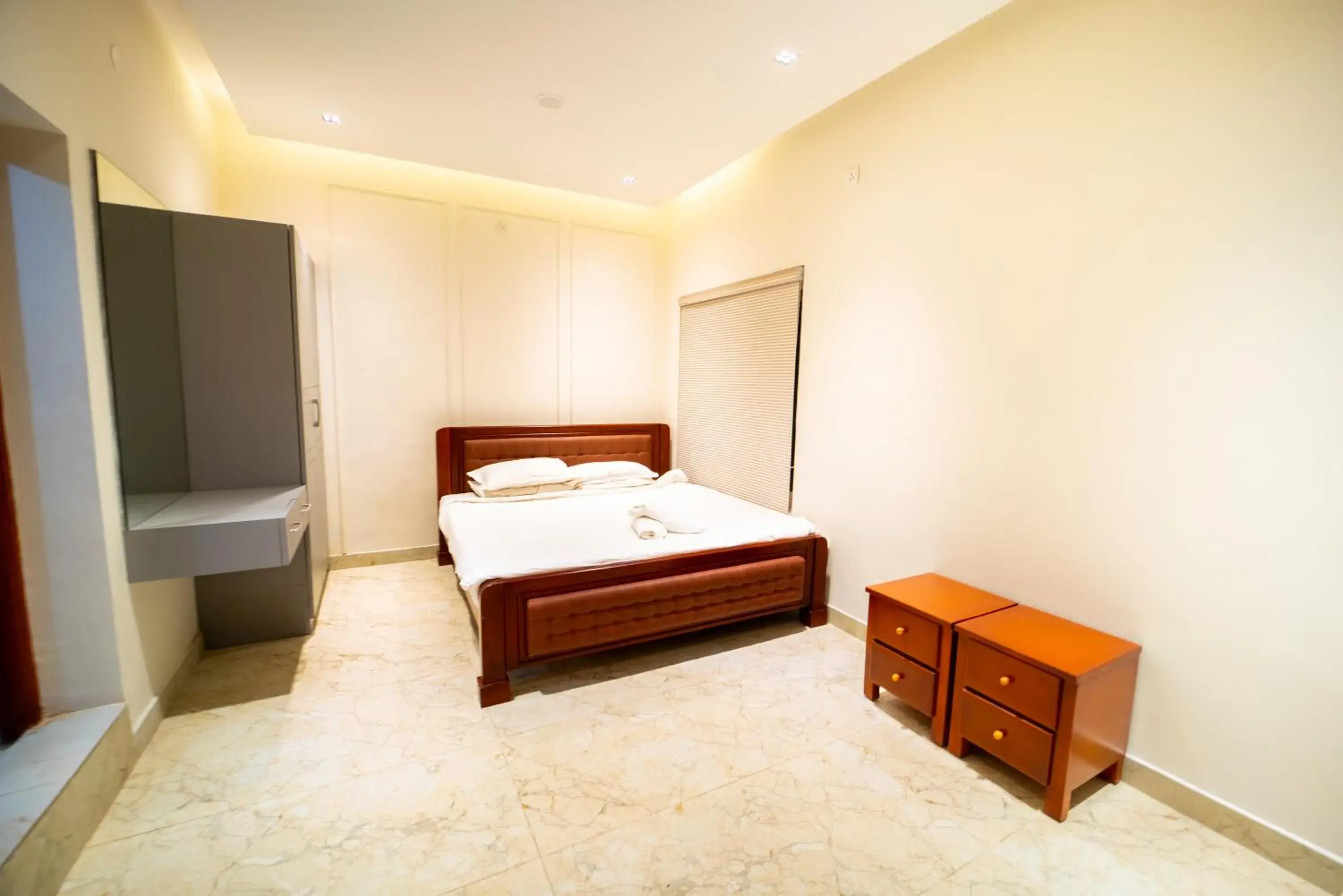 Bed in Queen's Hotel Mount garden Kodaikanal Bed in Queen's Hotel Mount garden Kodaikanal