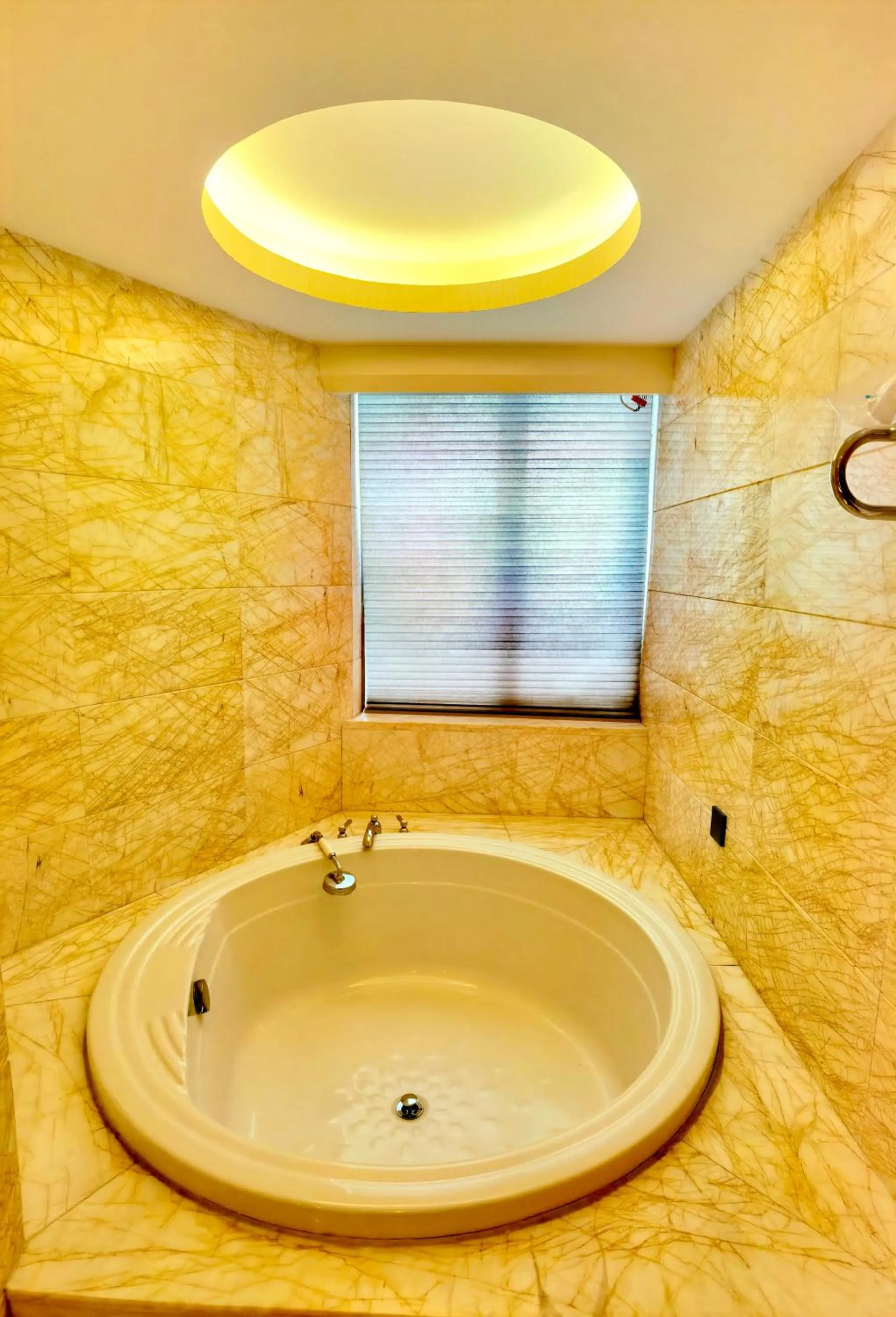 Bath in Days Inn by Wyndham Beijing Haidian