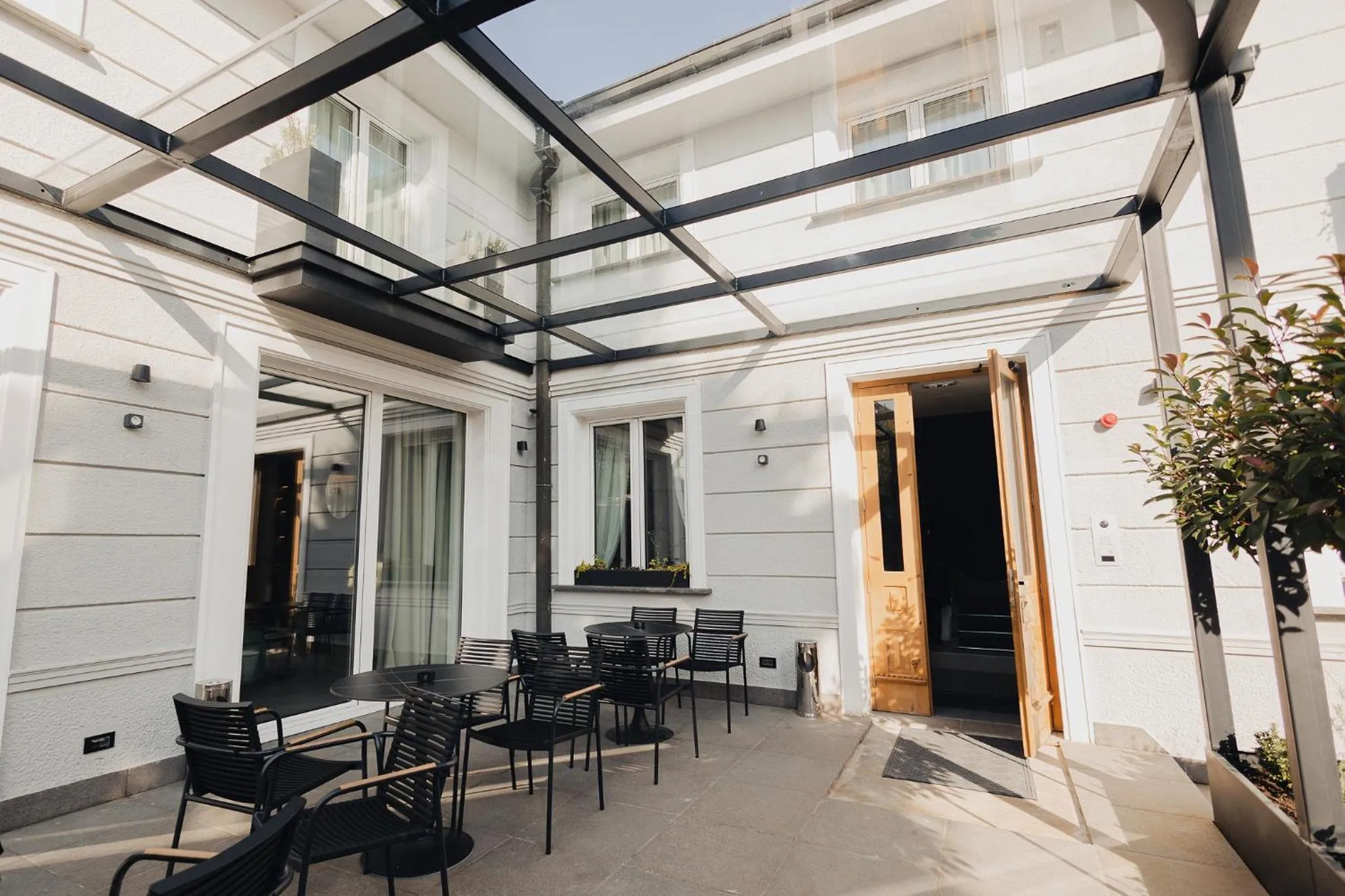 Property building in Hotel Flaneur