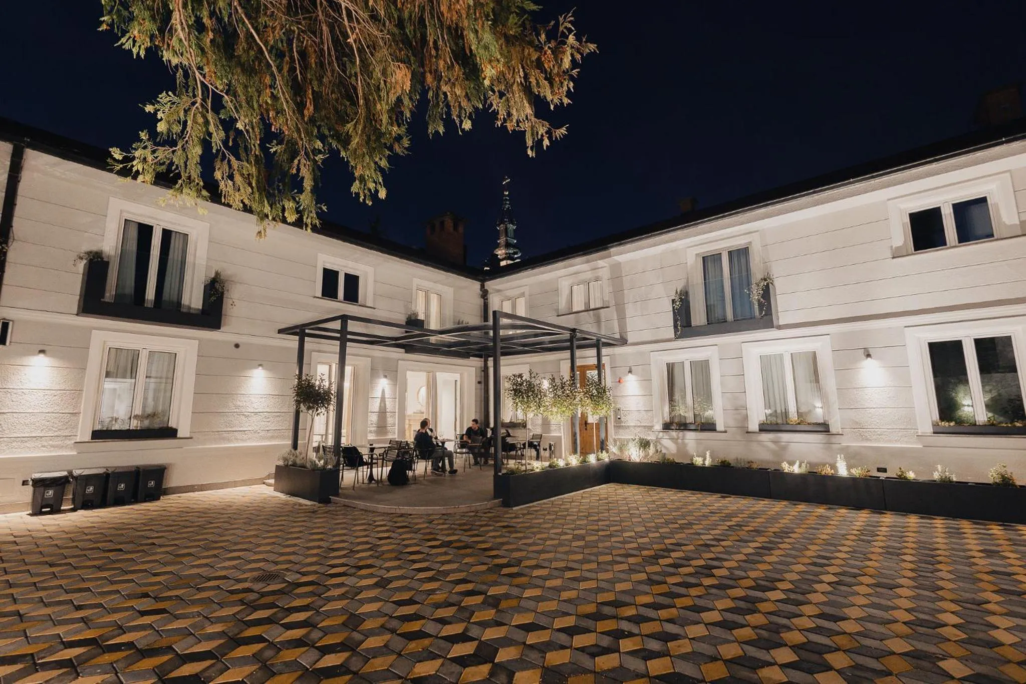 Property building in Hotel Flaneur