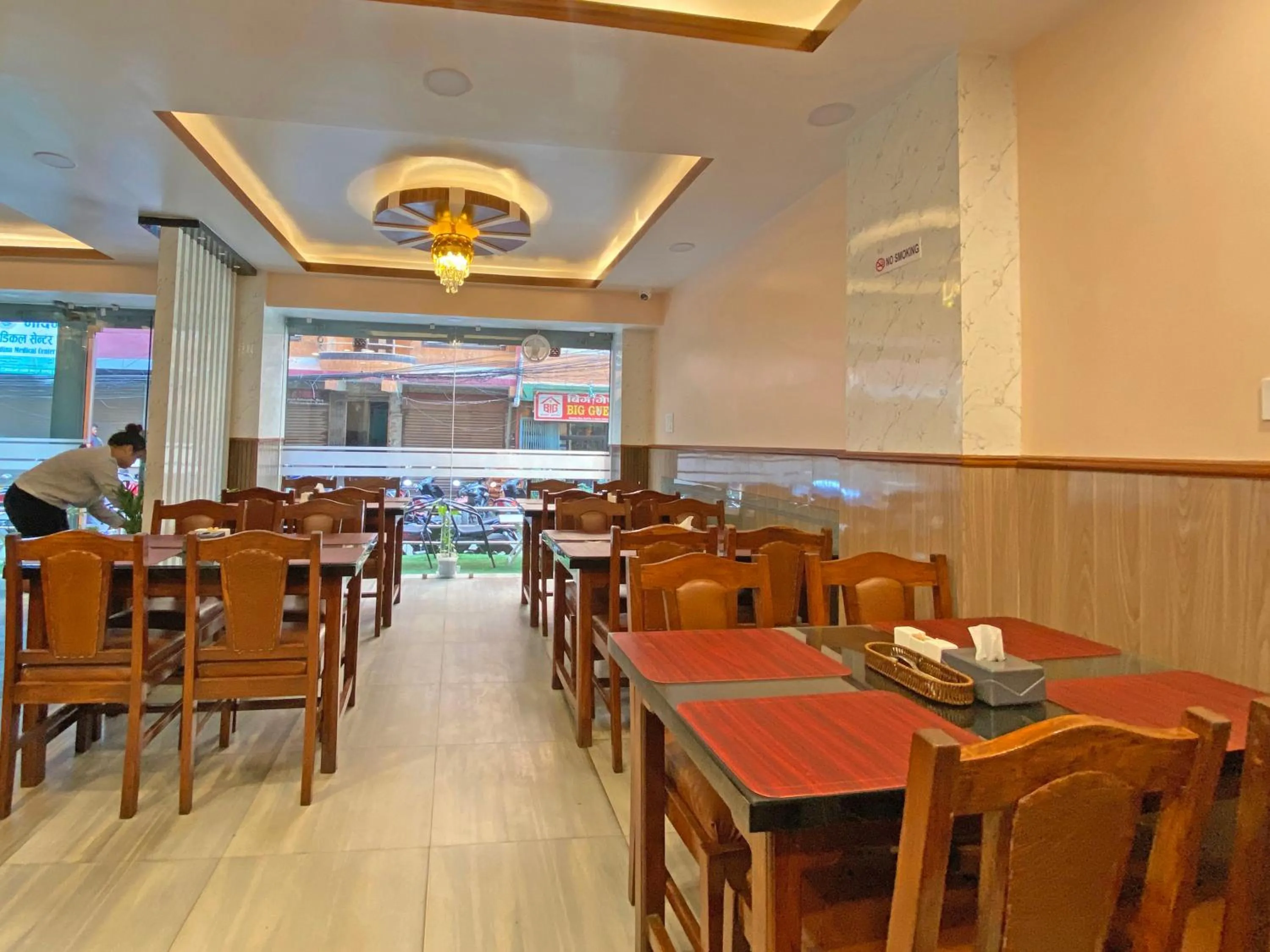 Restaurant/places to eat in Hotel Resunga Arjun