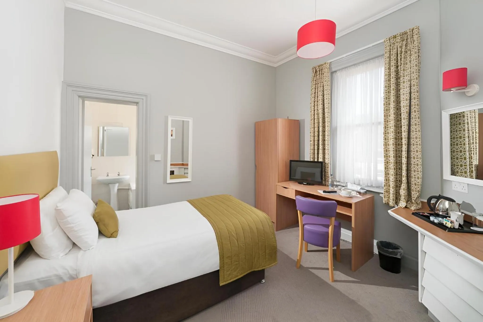 Bed in The Carlton Hotel