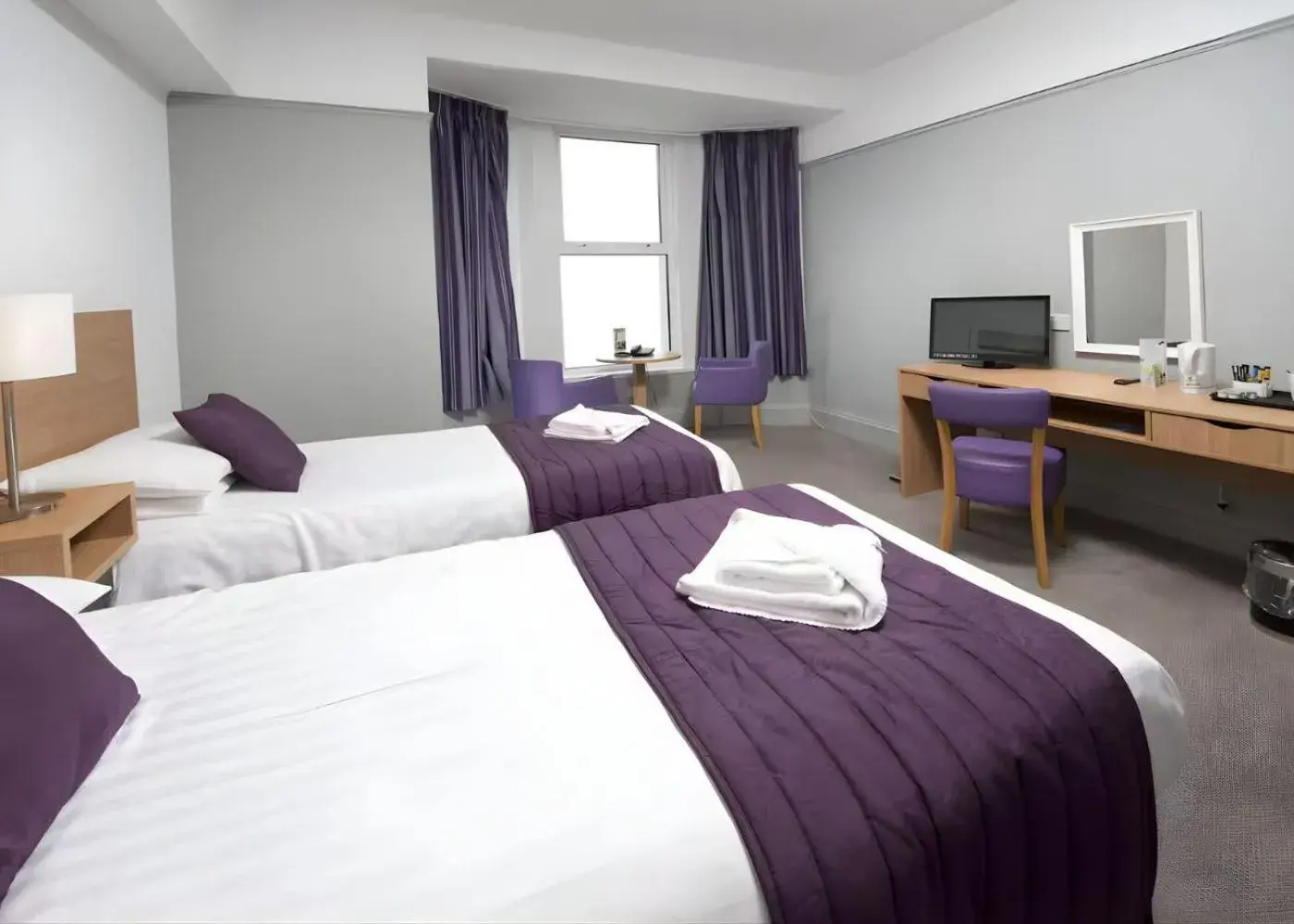 Superior Twin Room in The Carlton Hotel Superior Twin Room in The Carlton Hotel