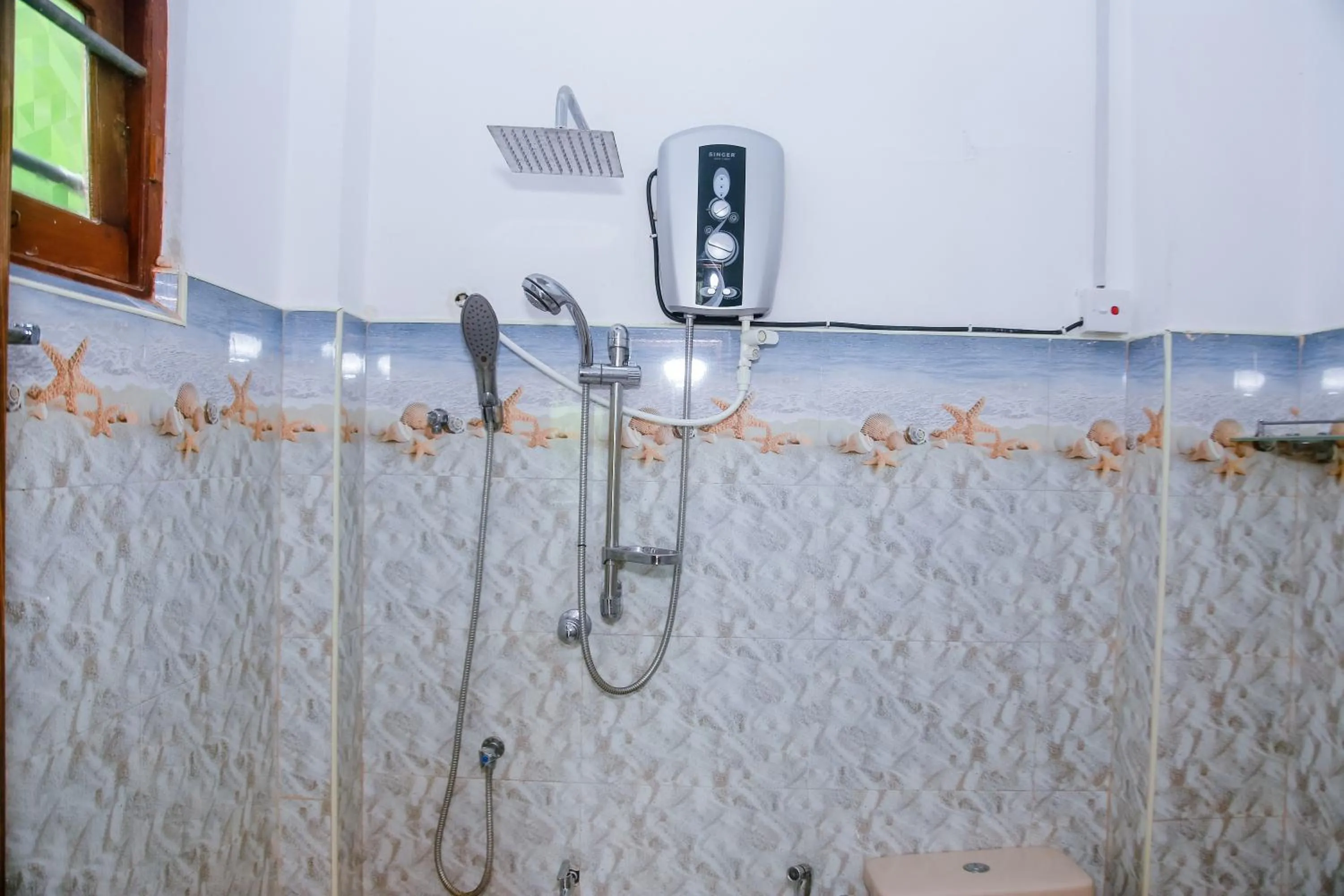 Shower in Ranjith Guest