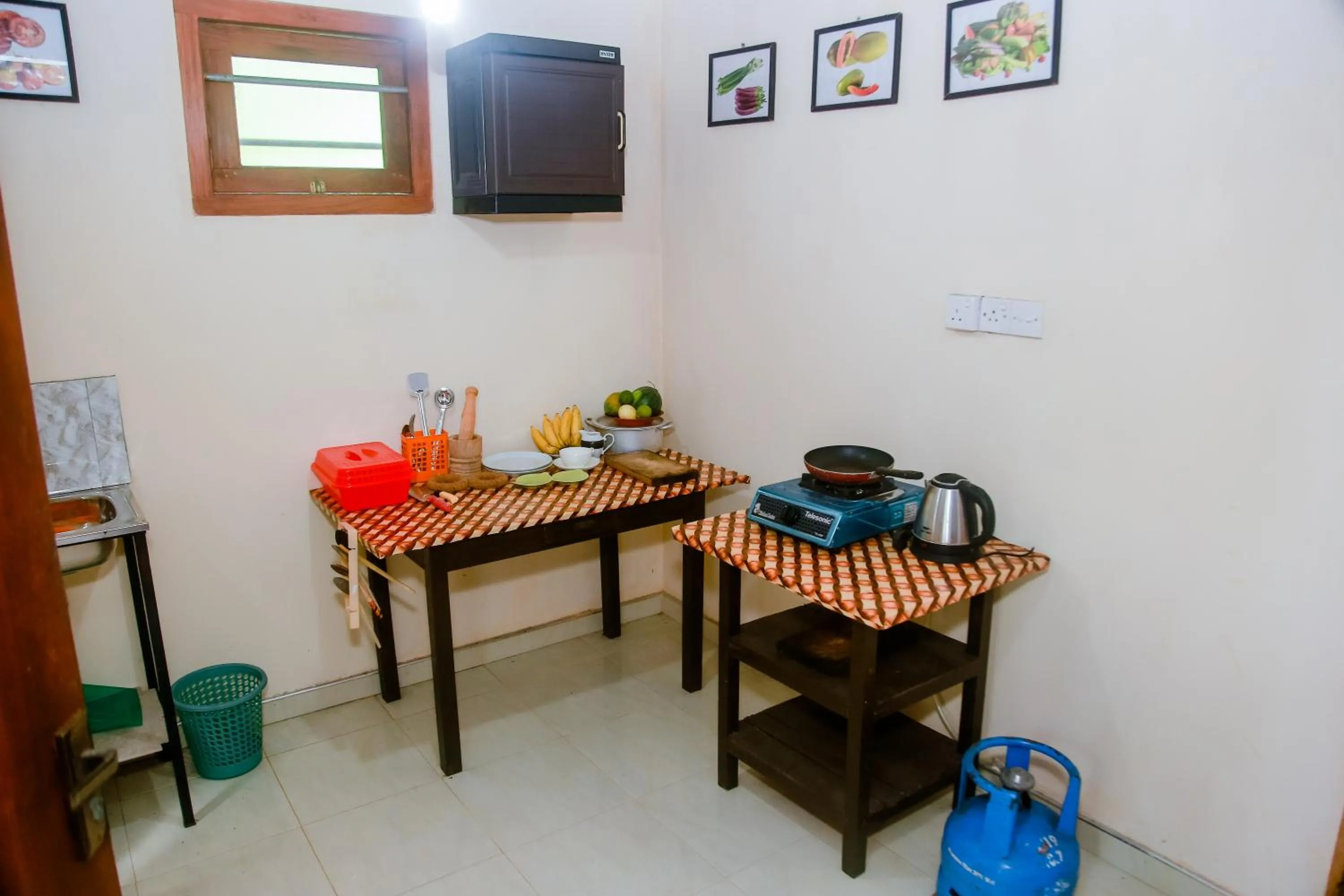 Kitchen or kitchenette in Ranjith Guest