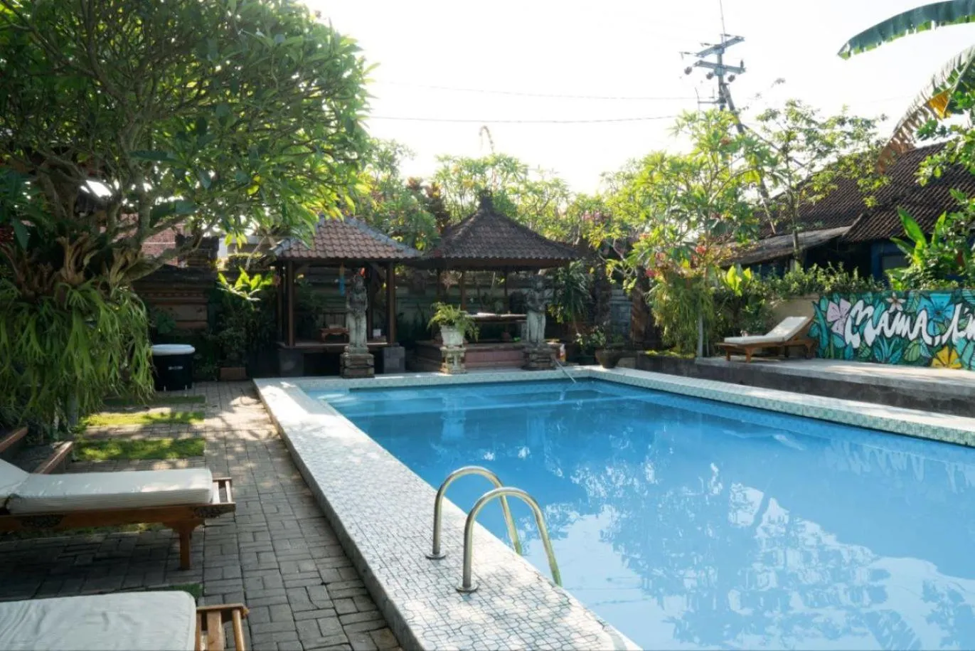 Swimming pool in Ubud Backpacker Hostel