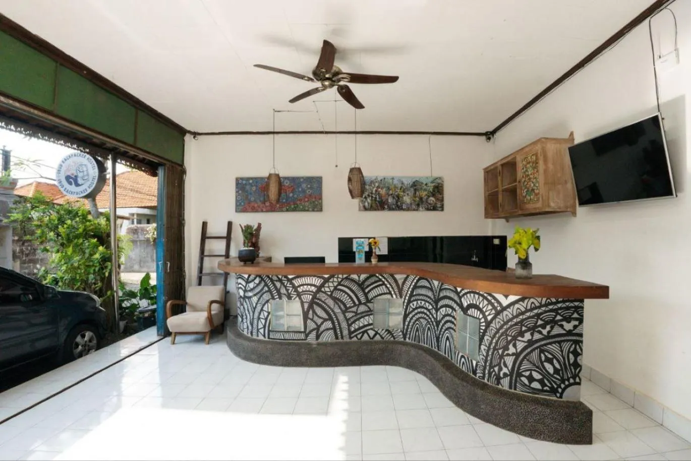 Property building in Ubud Backpacker Hostel