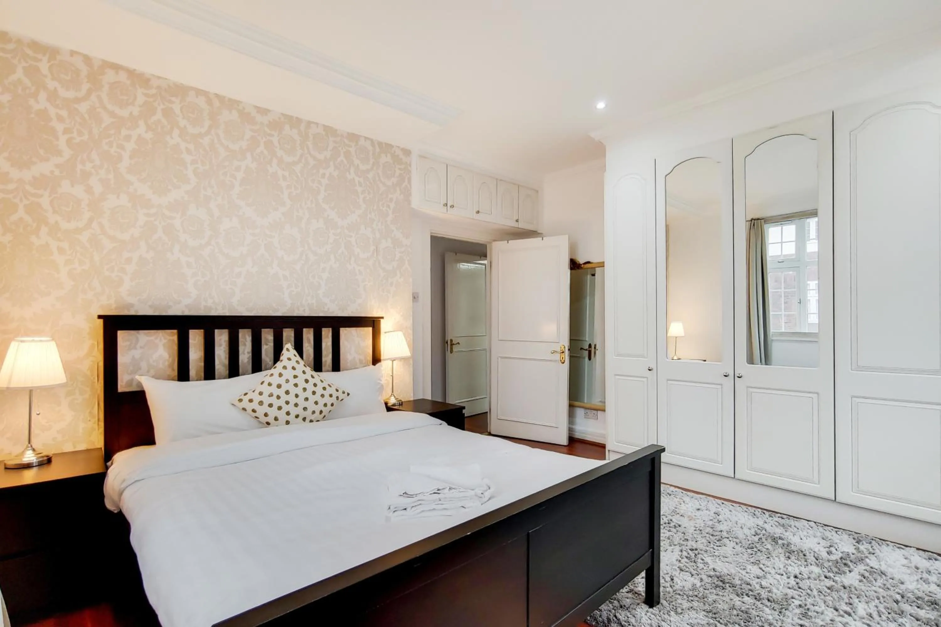Photo of the whole room, Bed in The Princes Residences