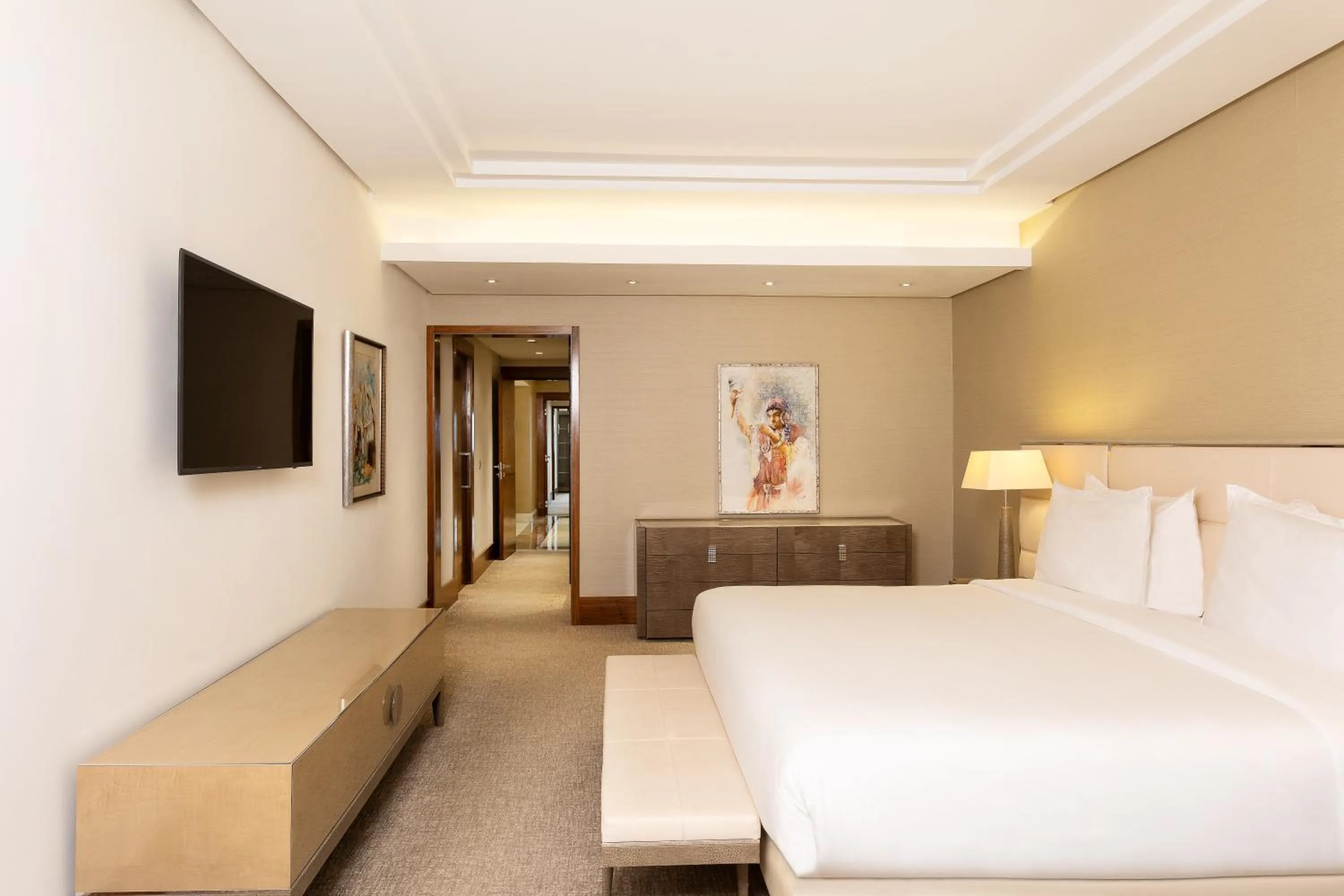 TV and multimedia, Bed in Radisson Blu Hotel & Convention Center, Tunis