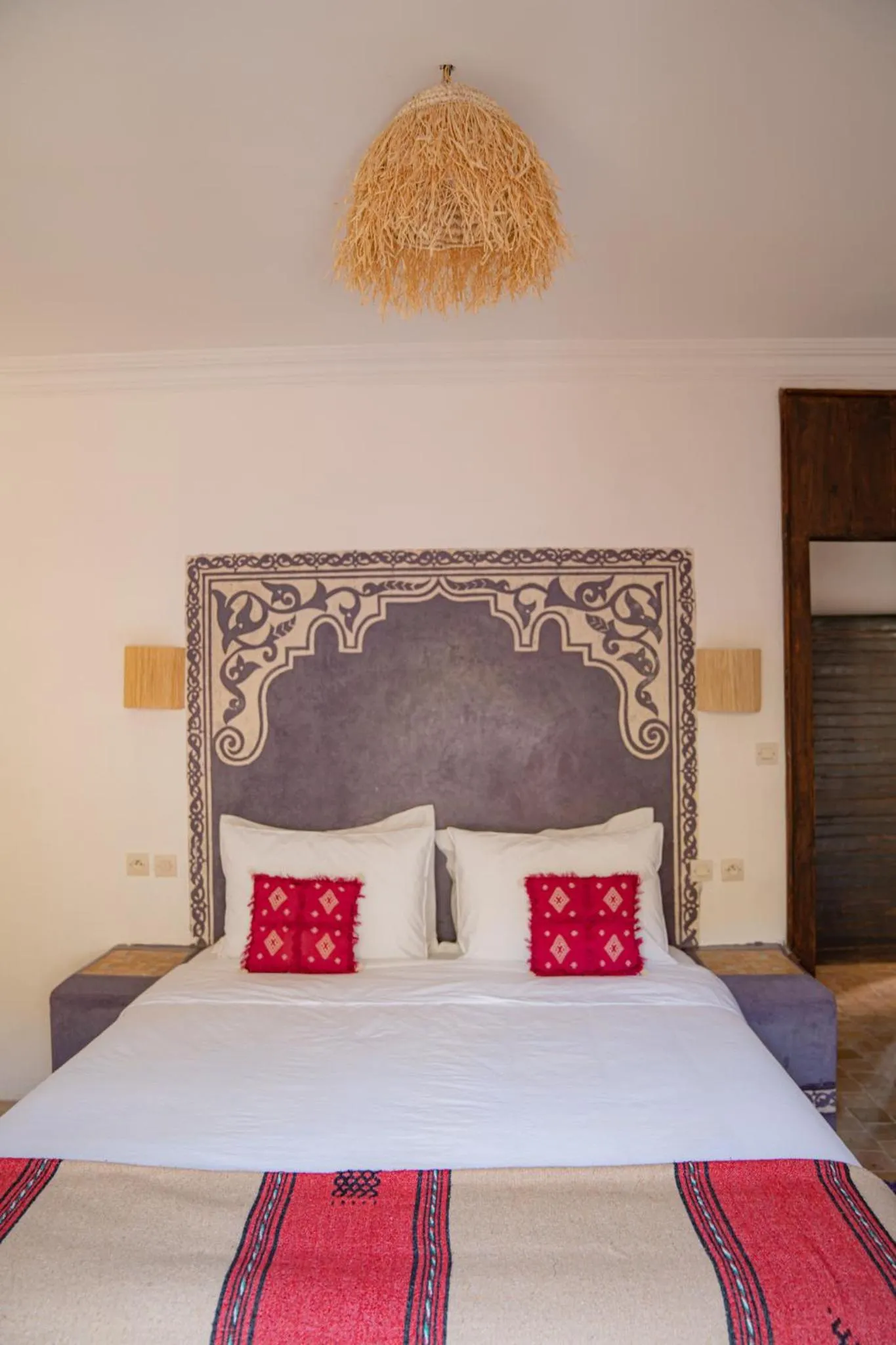 Decorative detail, Bed in Dar El Mandar - Ferme & Table d'Hôte Berbère