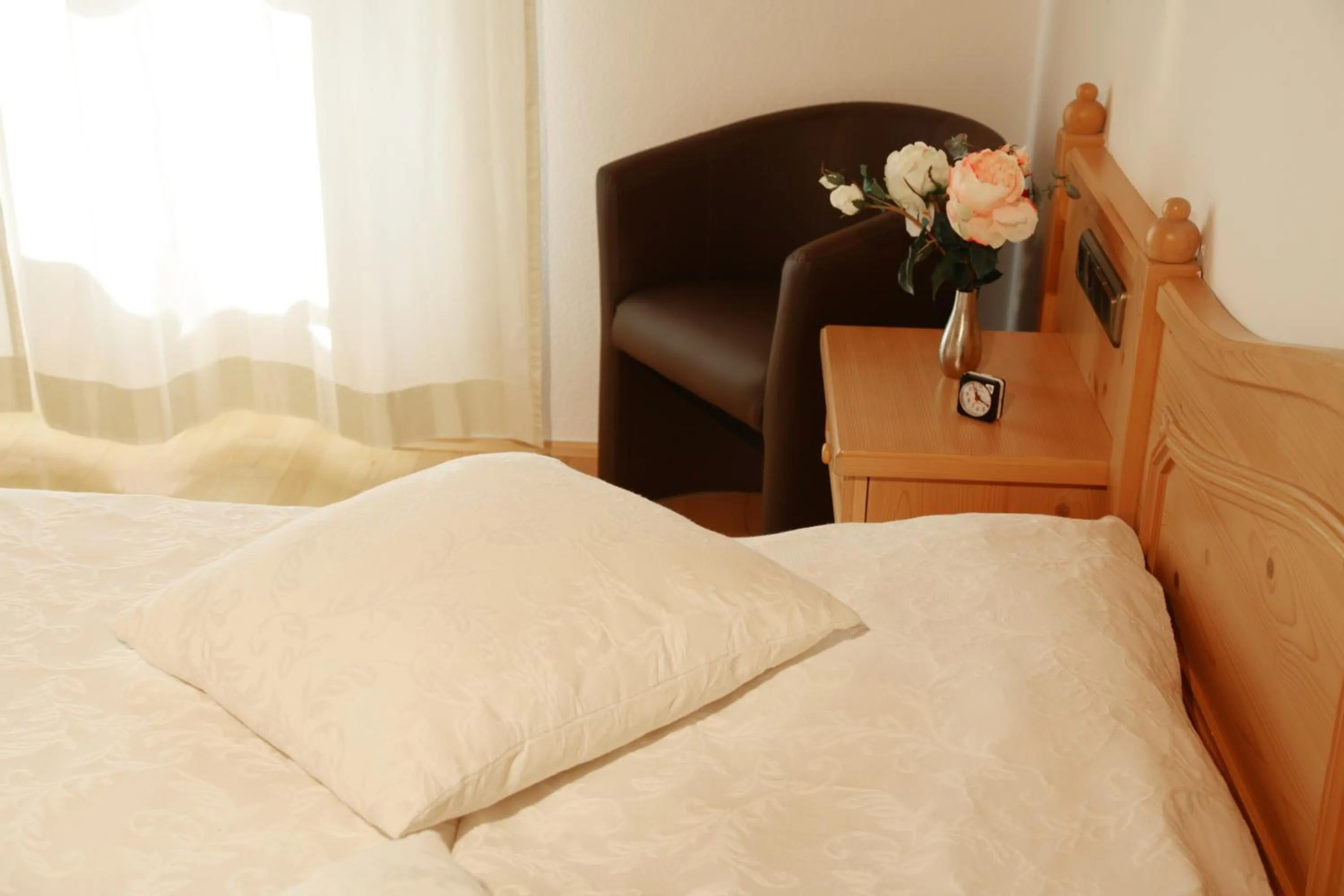 Bedroom, Bed in Hotel Garni Georgenhof Adults Only