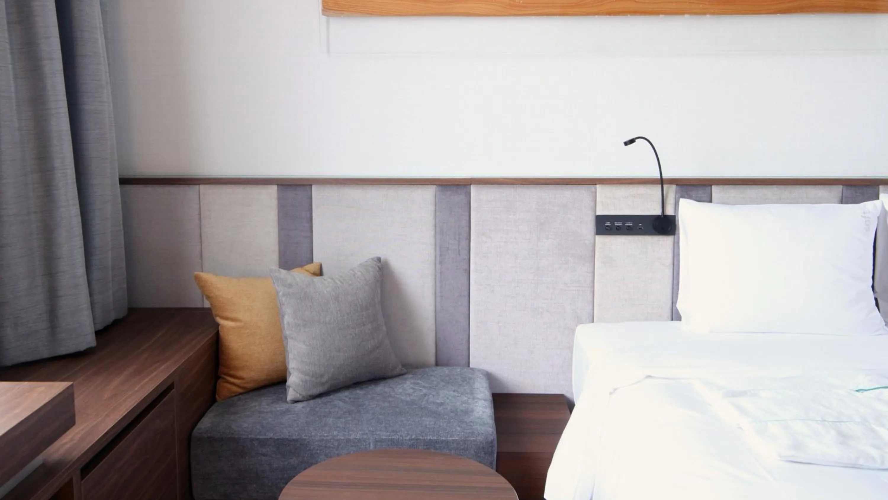 Photo of the whole room, Bed in ANA Holiday Inn Sendai by IHG