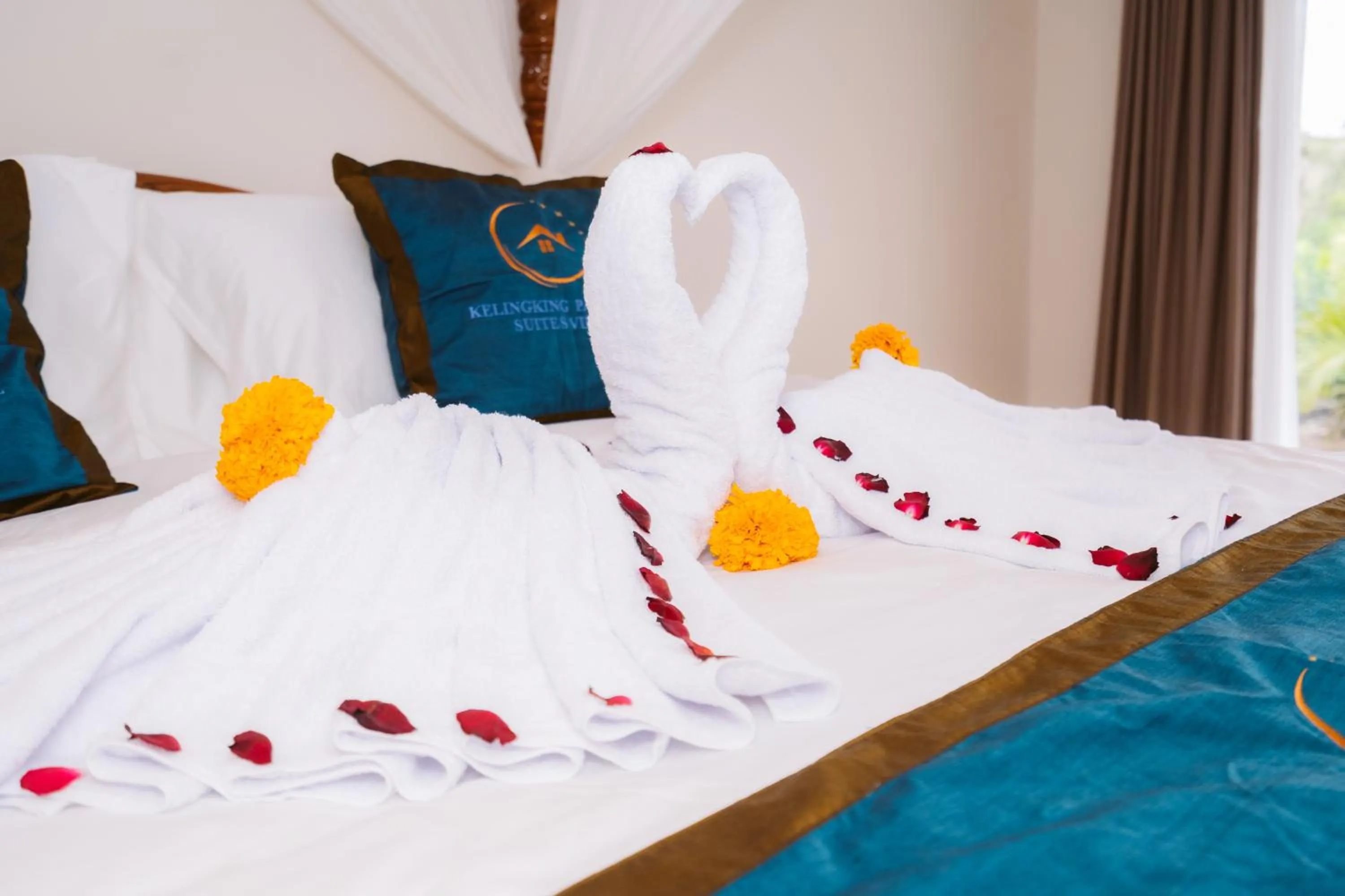 Bed in Kelingking Paradise Suites Villa