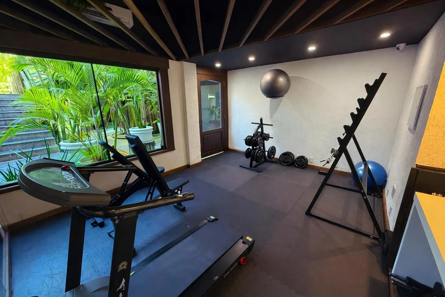 Fitness centre/facilities in Suri Búzios Hotel