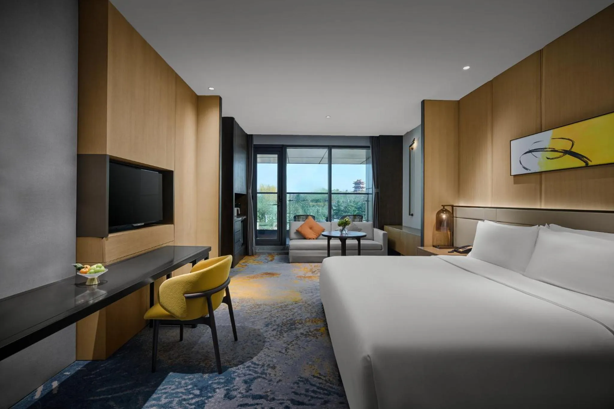 Photo of the whole room, Bed in voco Zhengzhou Garden Expo by IHG