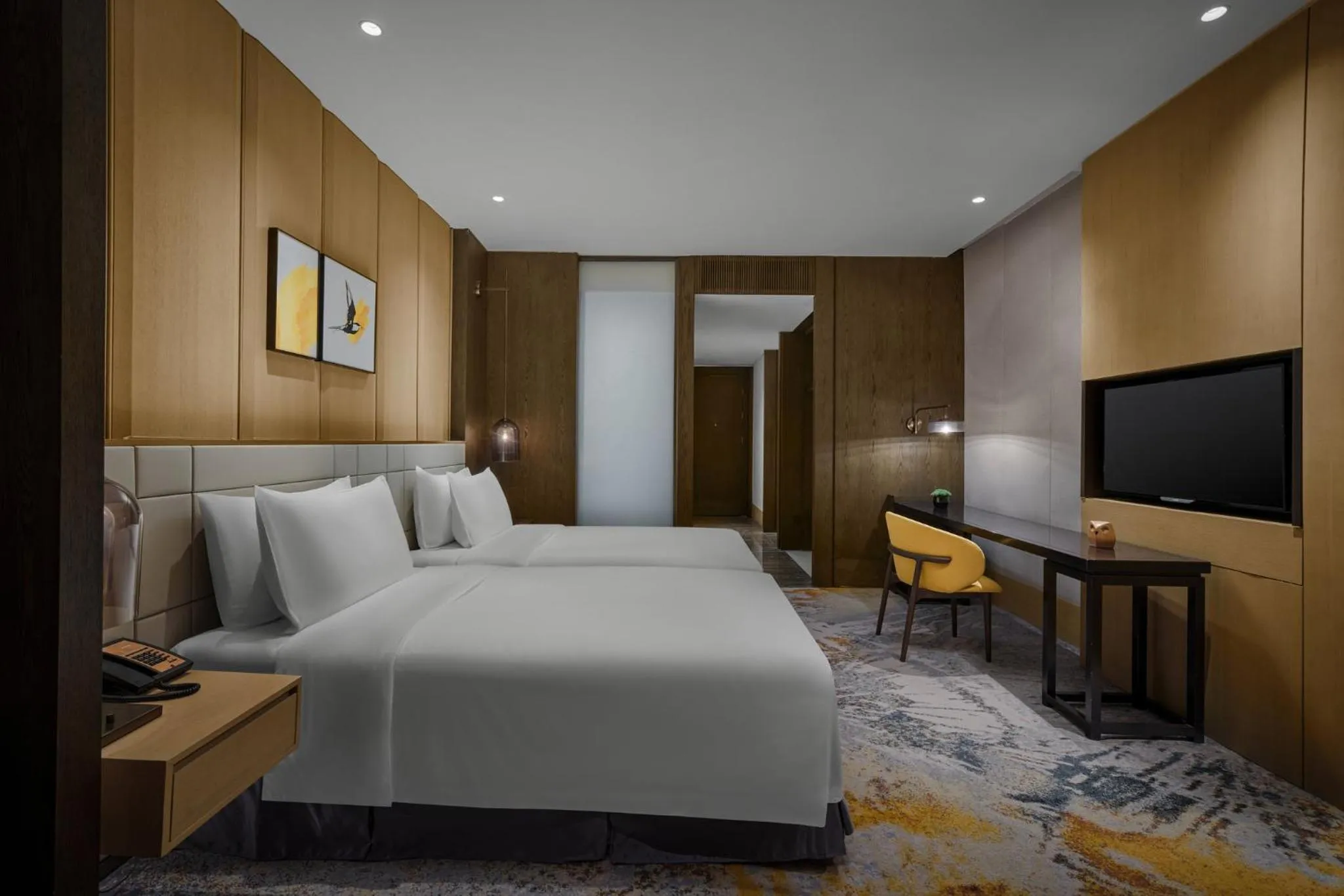 Photo of the whole room, Bed in voco Zhengzhou Garden Expo by IHG