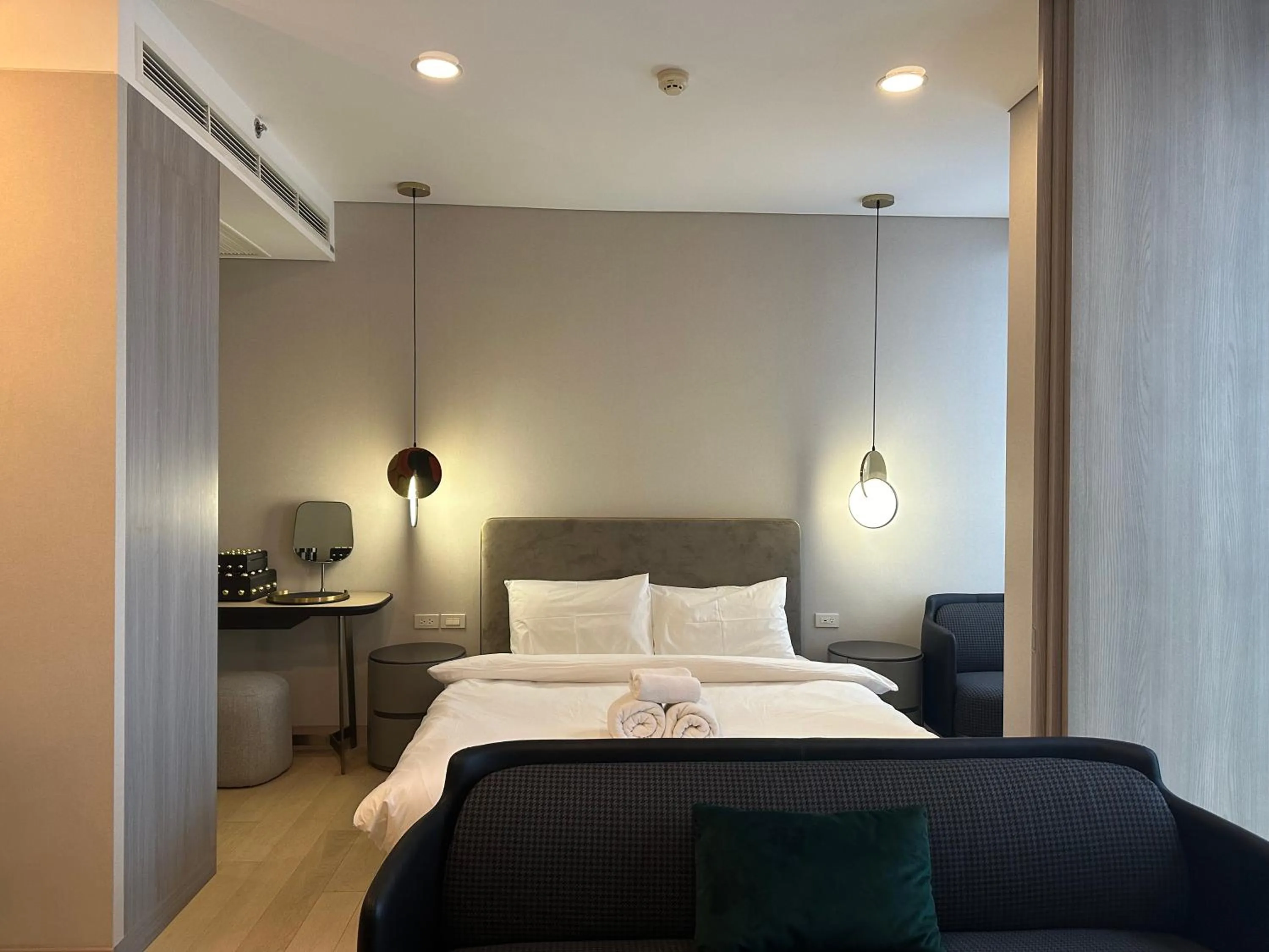 Bed in Siamese Exclusive Queens