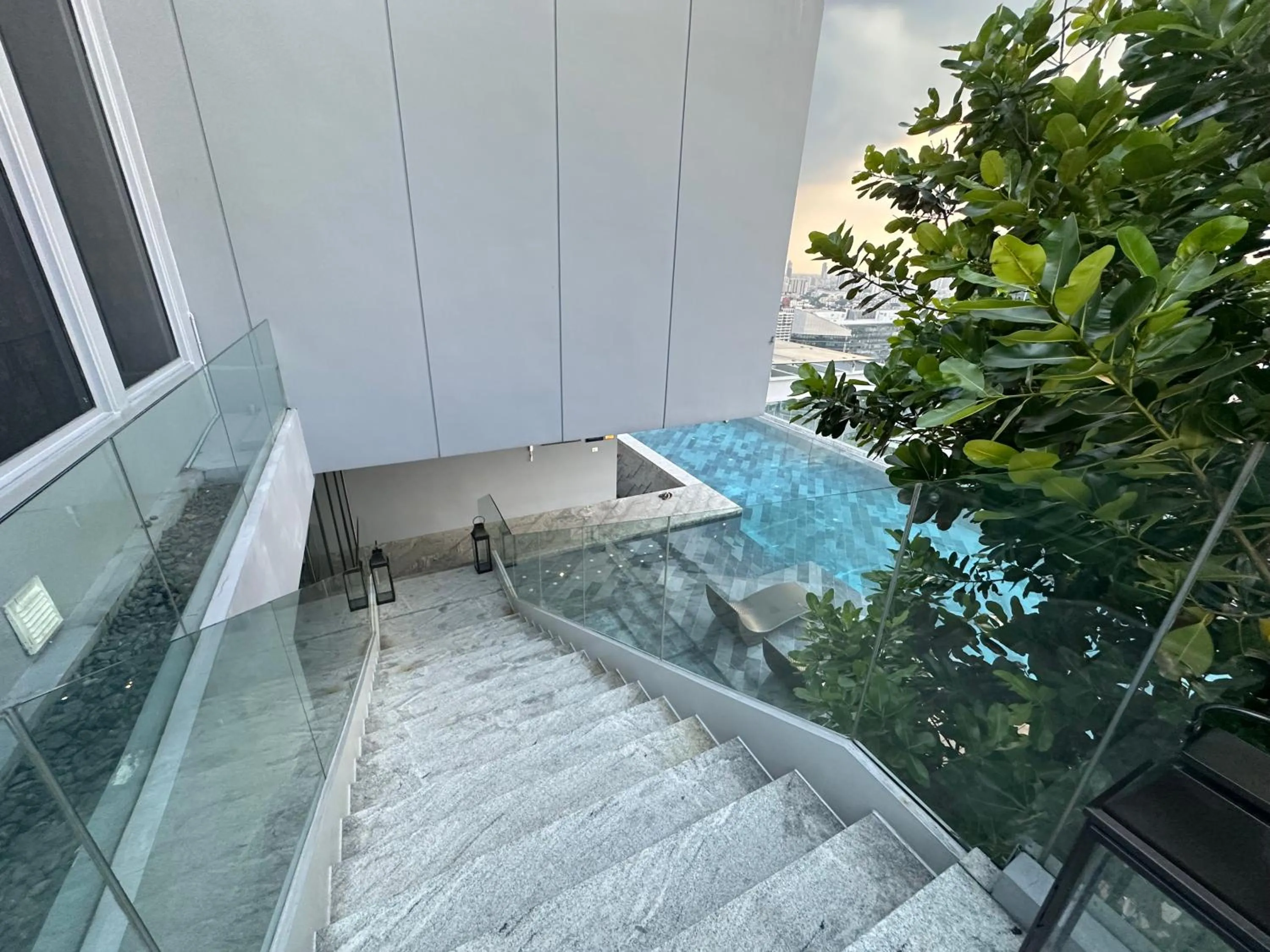 Swimming pool in Siamese Exclusive Queens