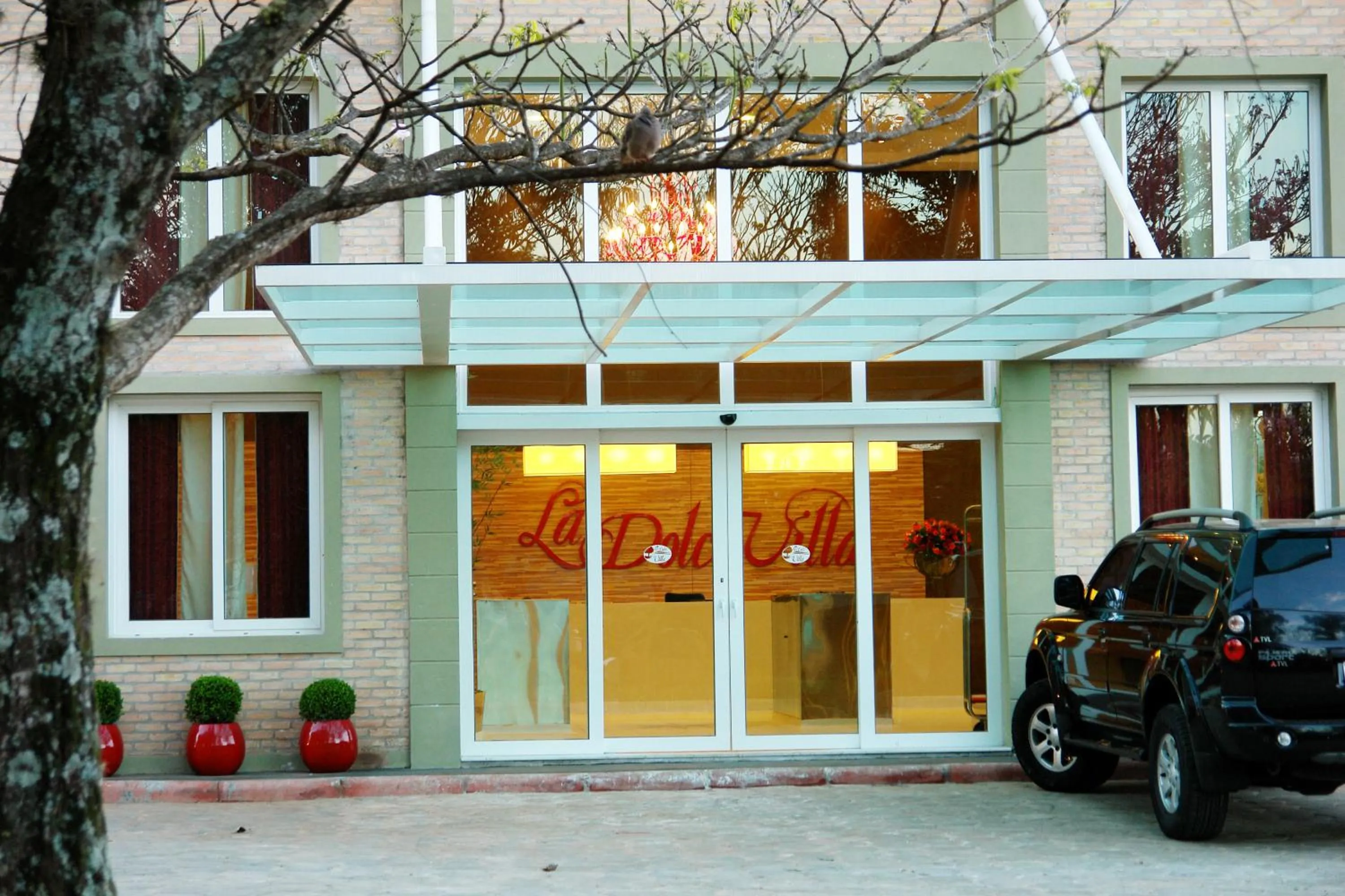 Facade/entrance in La Dolce Villa