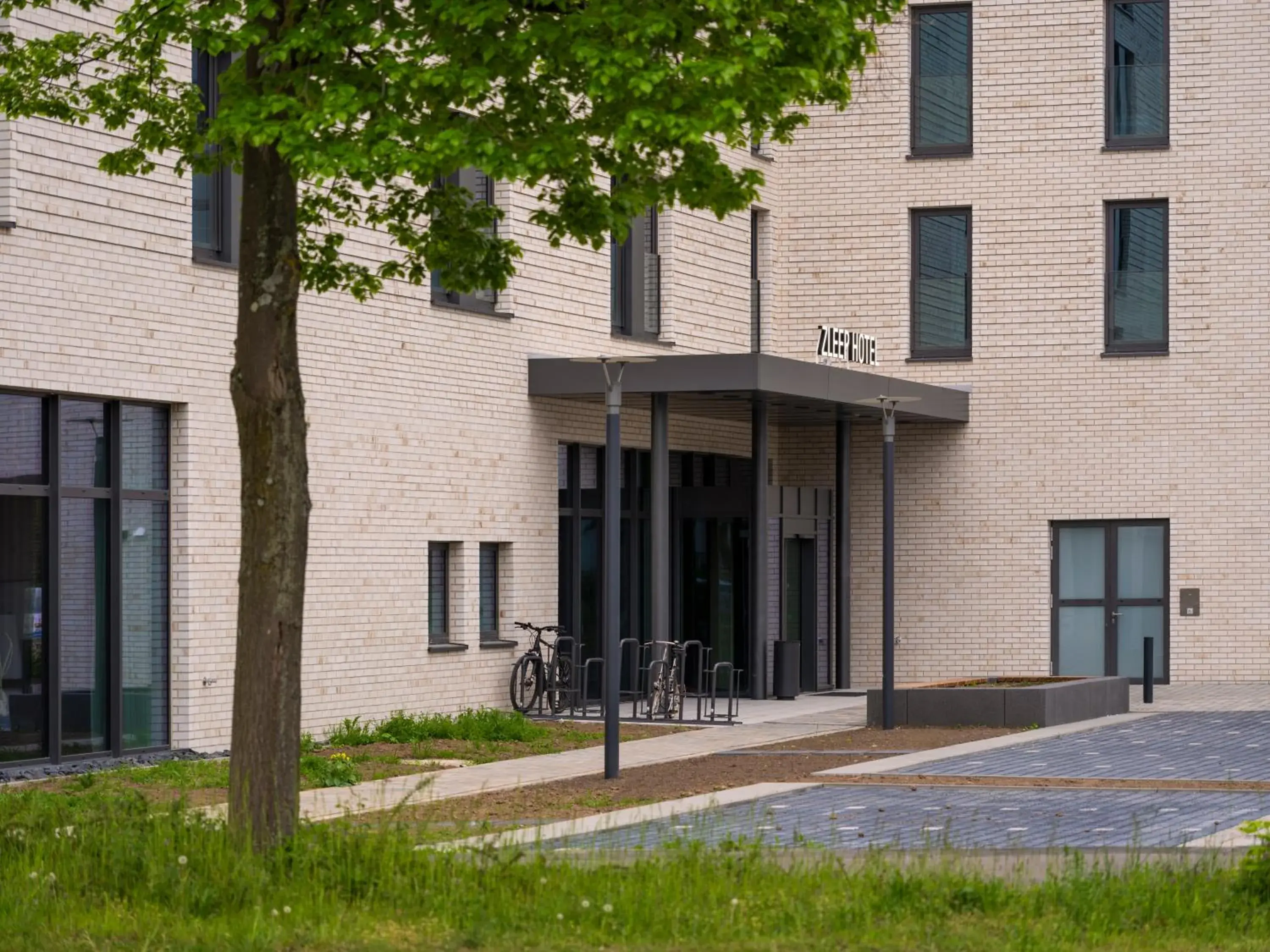 Property building in Zleep Hotel Frankfurt Airport Kelsterbach Property building in Zleep Hotel Frankfurt Airport Kelsterbach