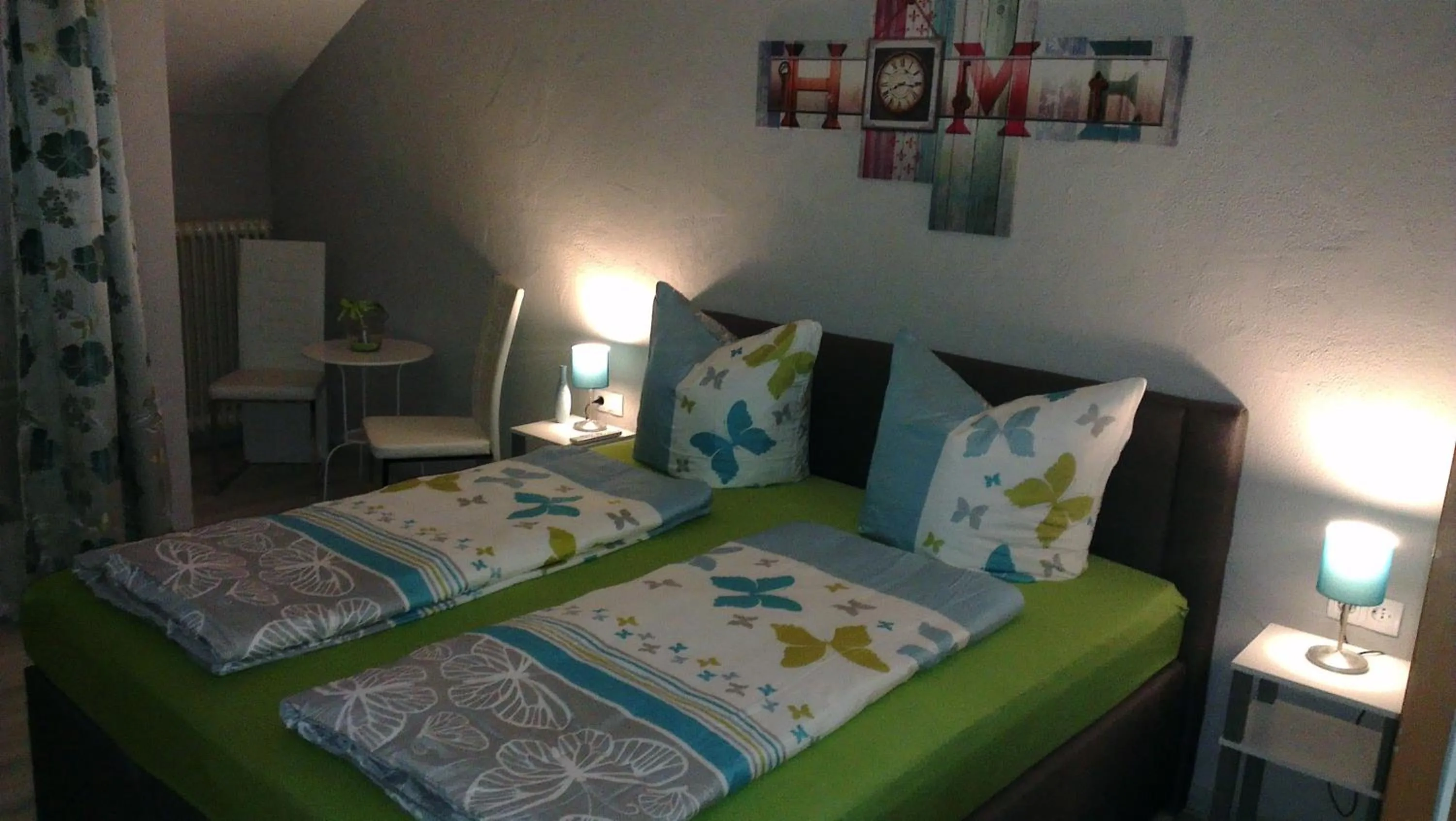 Photo of the whole room, Bed in Hennetaler Hof