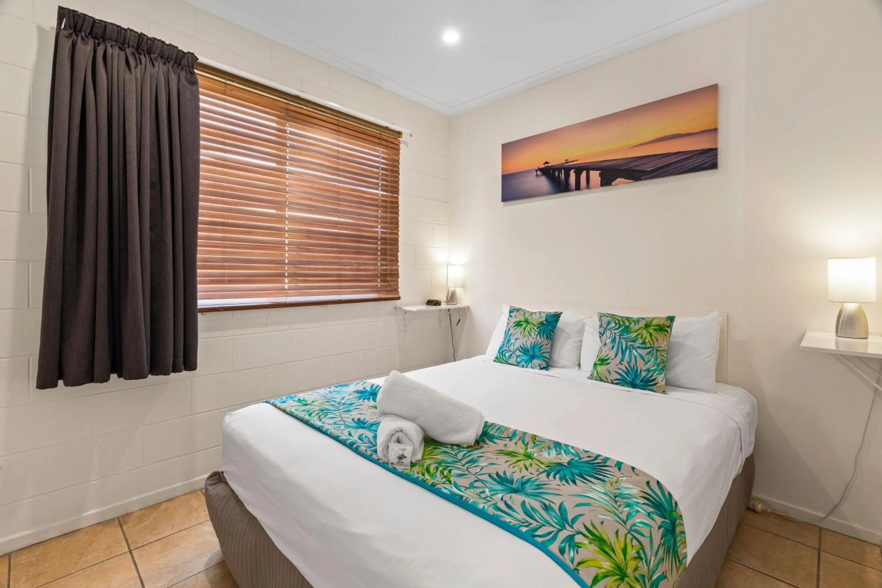 Bed in Whitsunday Waterfront Apartments