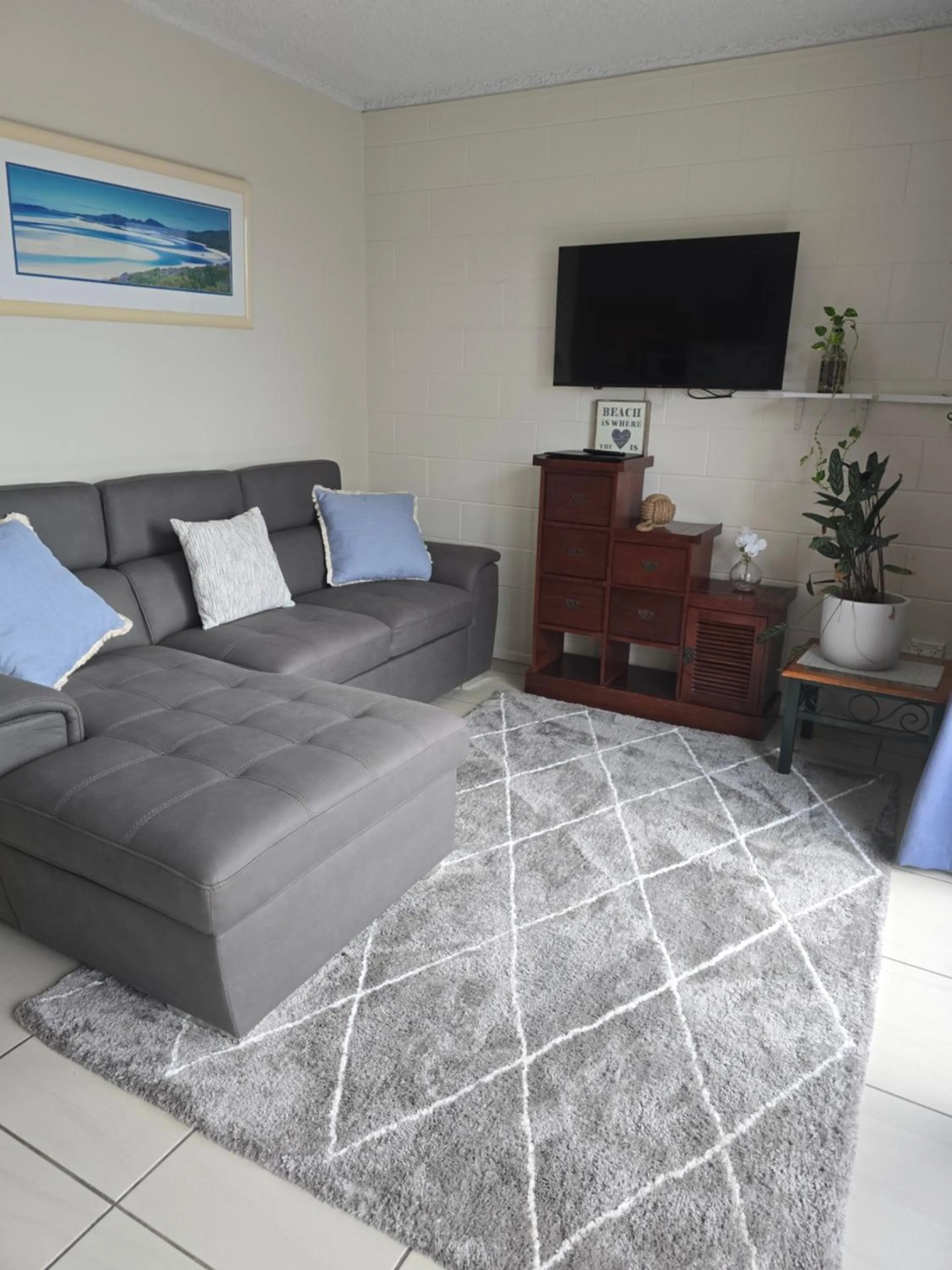Whitsunday Waterfront Apartments