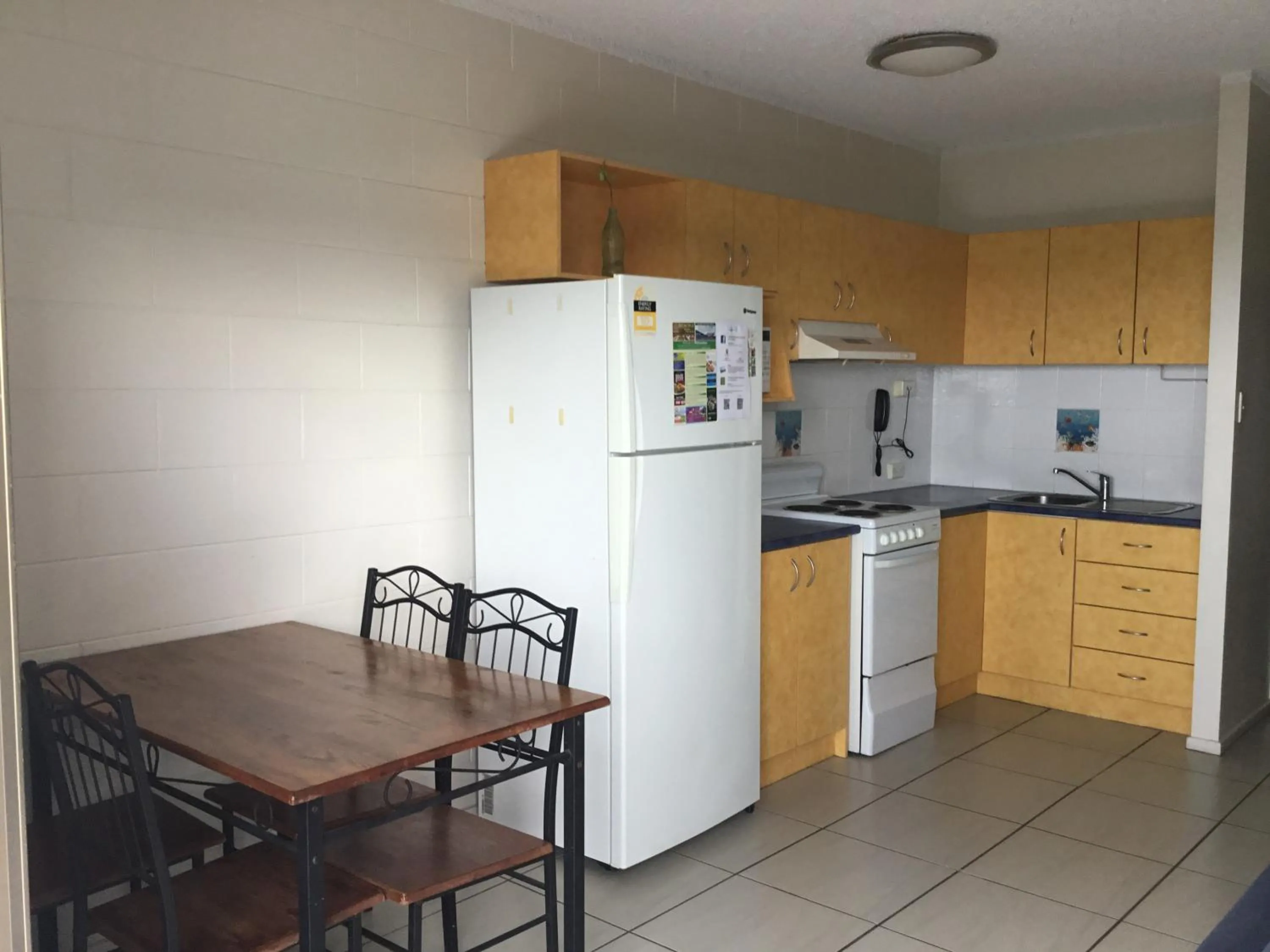 Kitchen or kitchenette in Whitsunday Waterfront Apartments