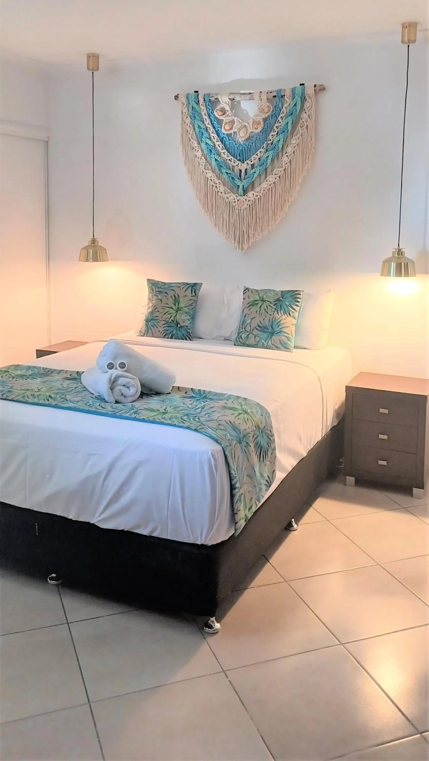 Bed in Whitsunday Waterfront Apartments