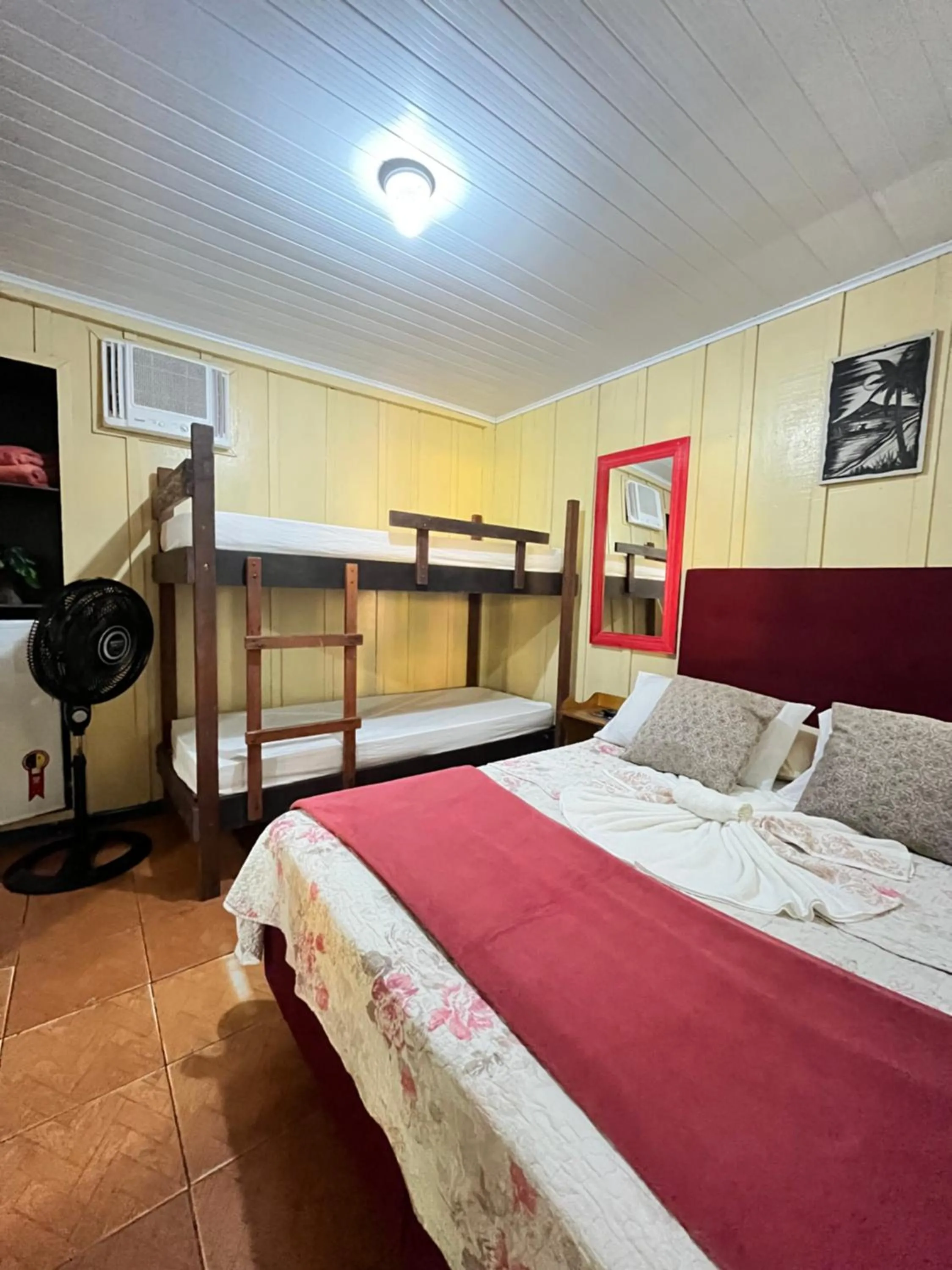 Bed in Pousada & Camping Tubarão