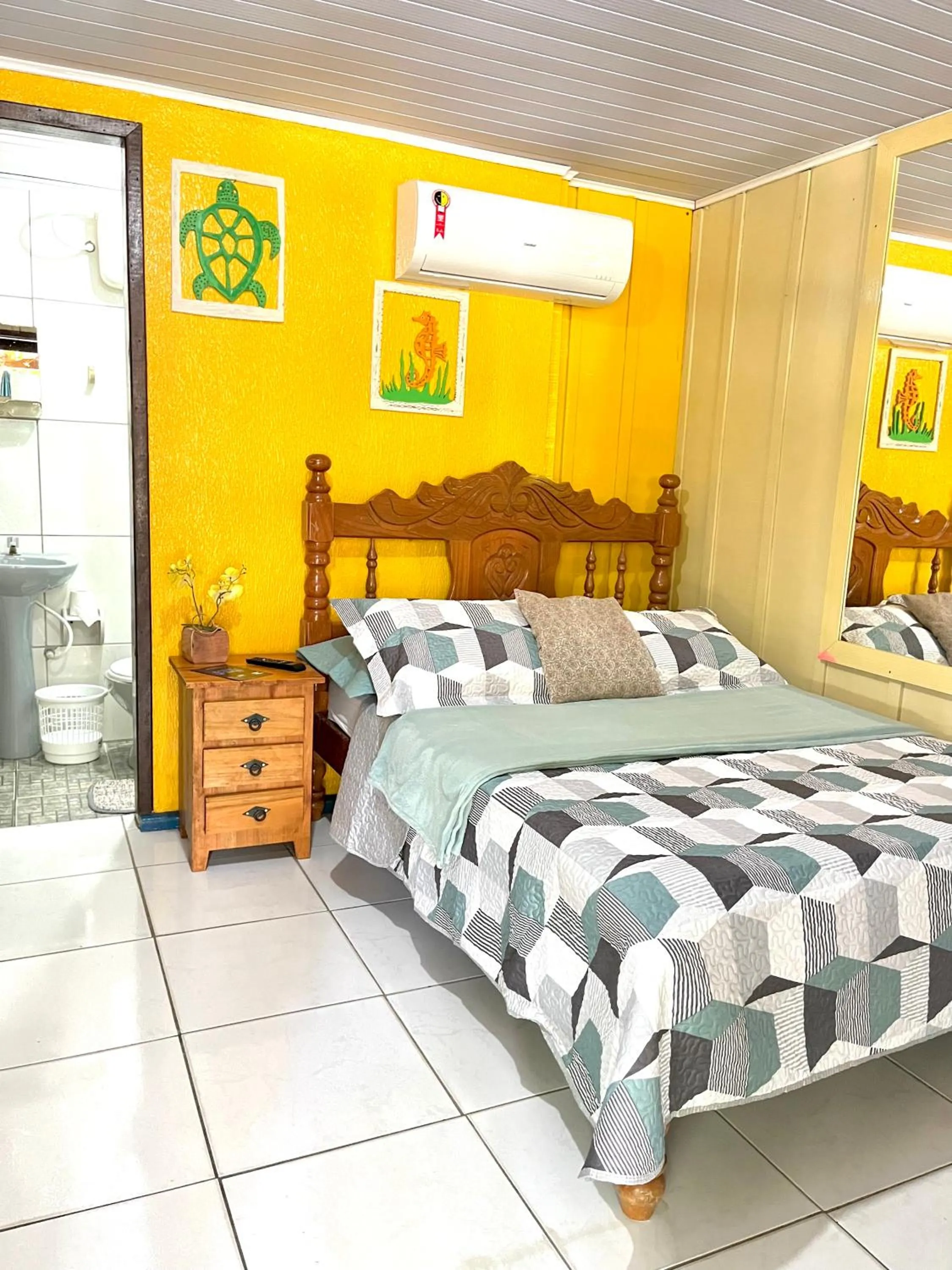 Bedroom, Bed in Pousada & Camping Tubarão