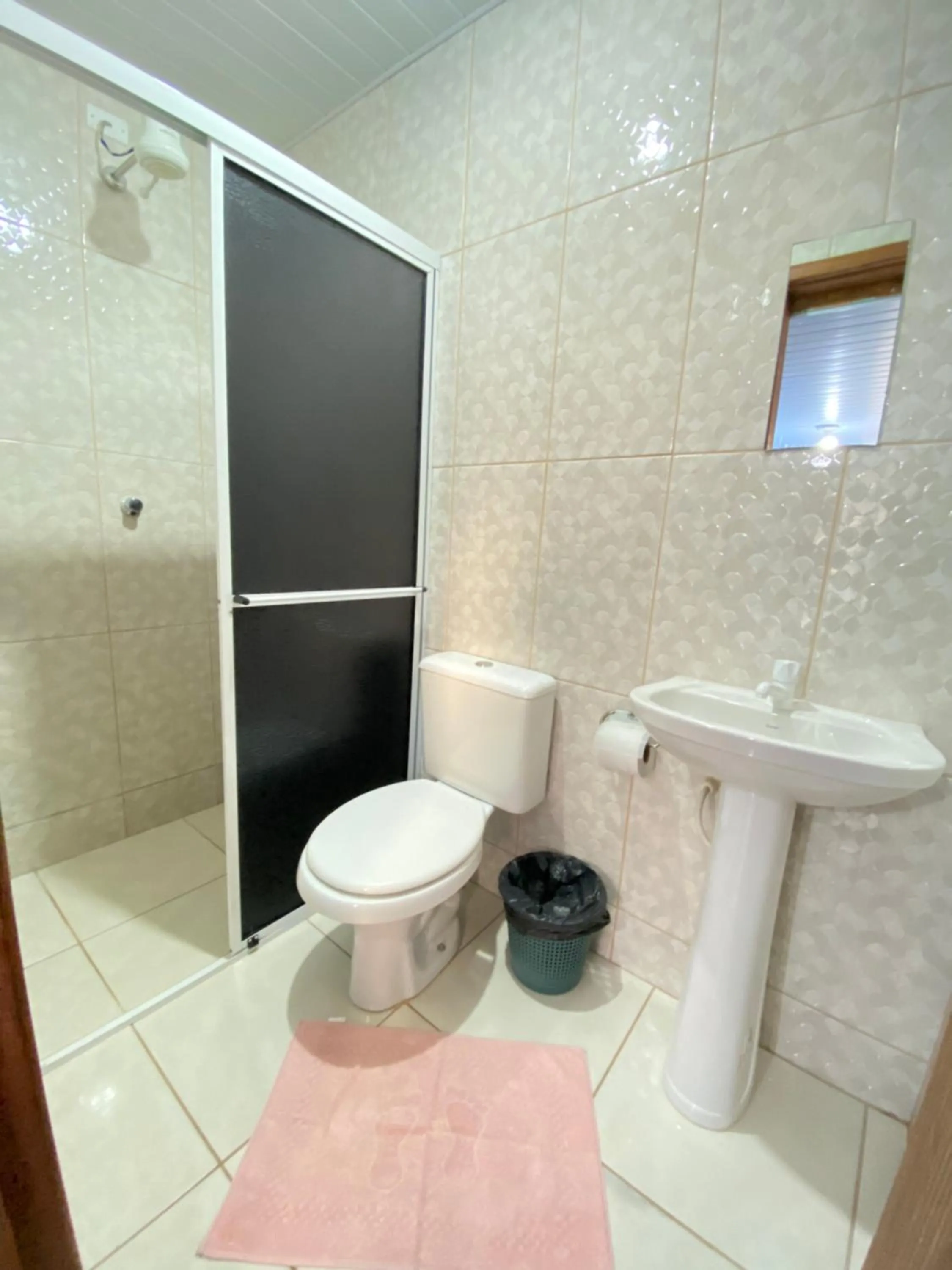 Bathroom in Pousada & Camping Tubarão