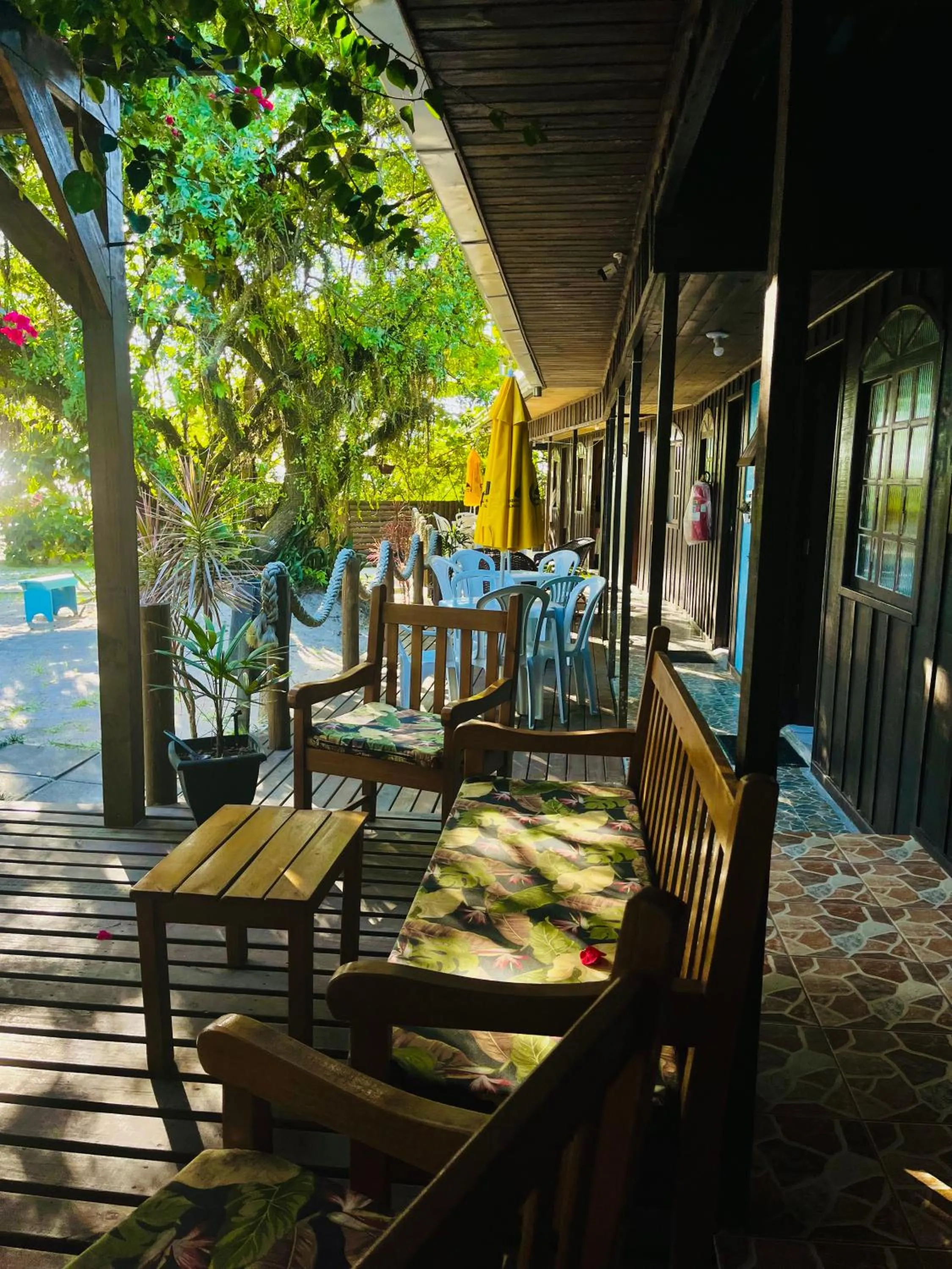 Seating area in Pousada & Camping Tubarão