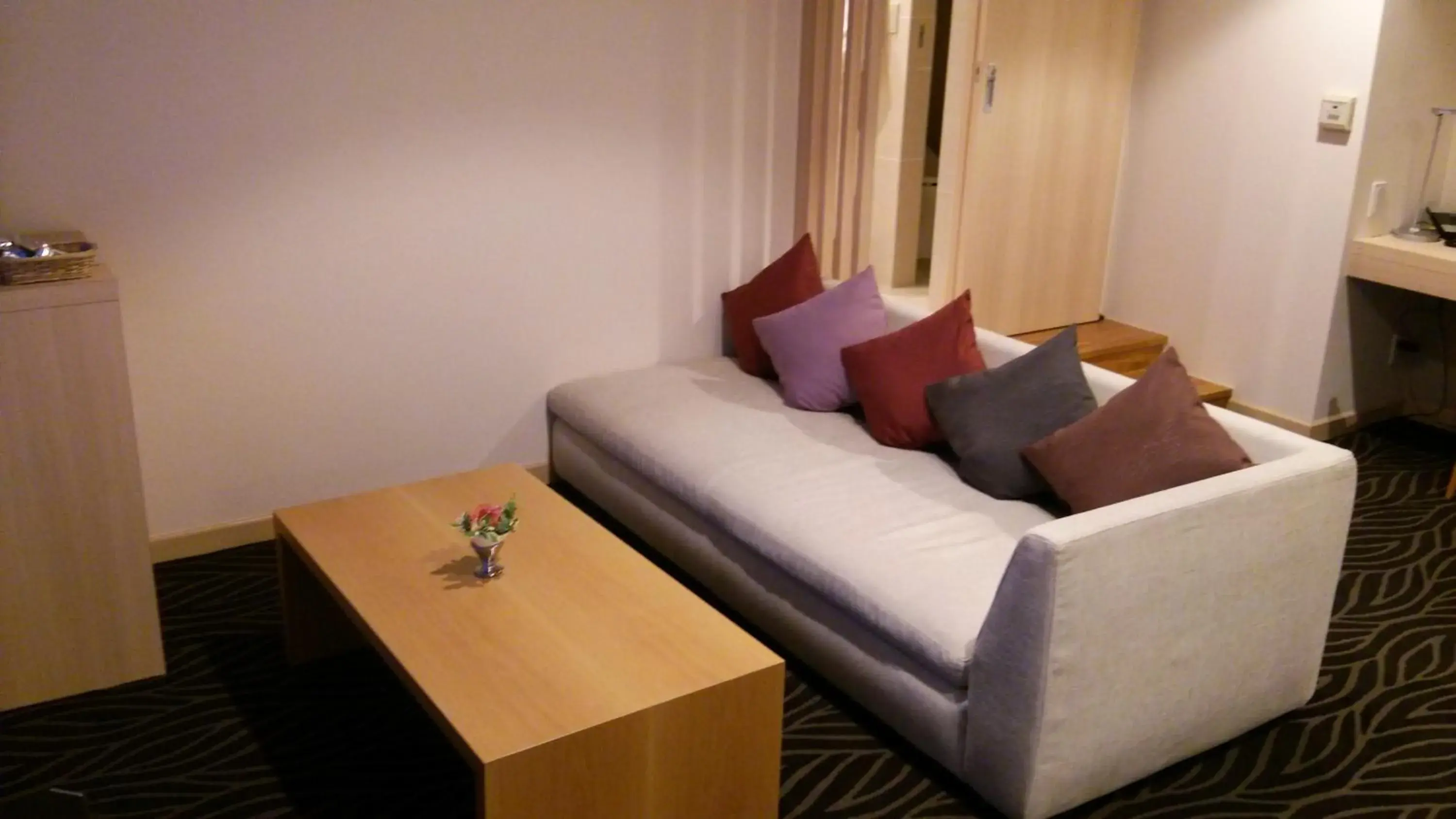 Premium Deluxe Twin Room - single occupancy - Non-Smoking in Rembrandt Hotel Tokyo-Machida Premium Deluxe Twin Room - single occupancy - Non-Smoking in Rembrandt Hotel Tokyo-Machida
