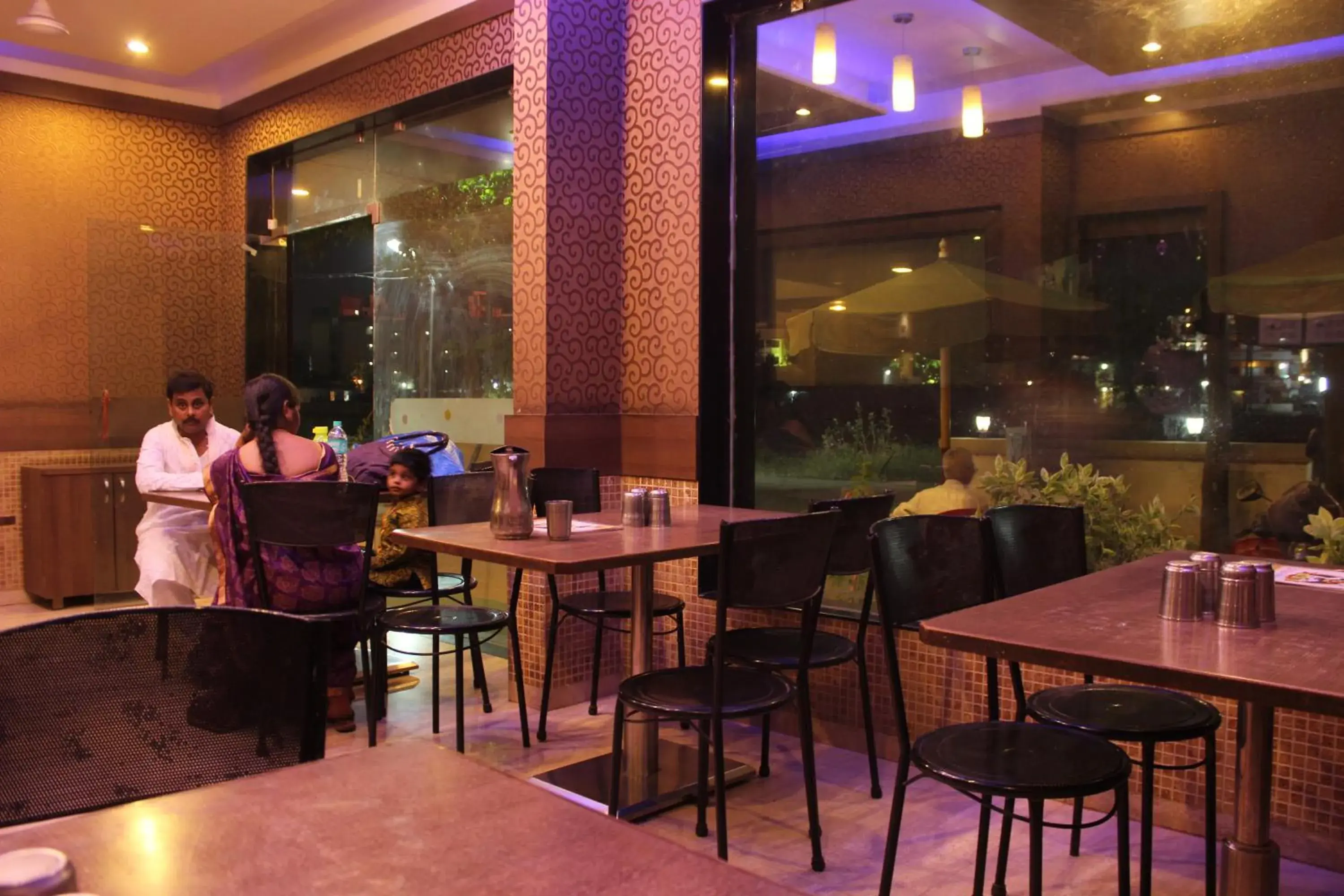 Restaurant/places to eat in Hotel Laxmibai Palace- Only 300 miter from Sai Baba Temple!!!! Restaurant/places to eat in Hotel Laxmibai Palace- Only 300 miter from Sai Baba Temple!!!!