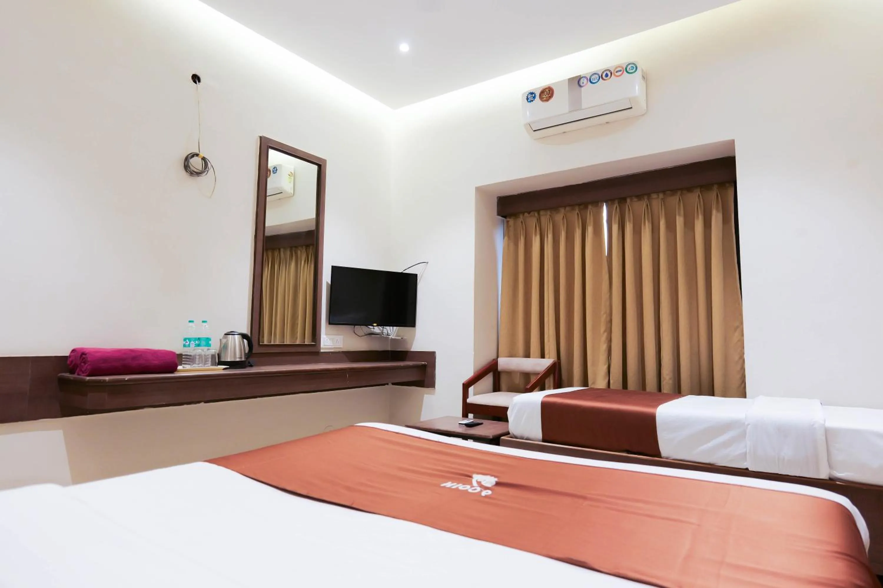 Bed in Hotel Laxmibai Palace- Only 300 miter from Sai Baba Temple!!!!