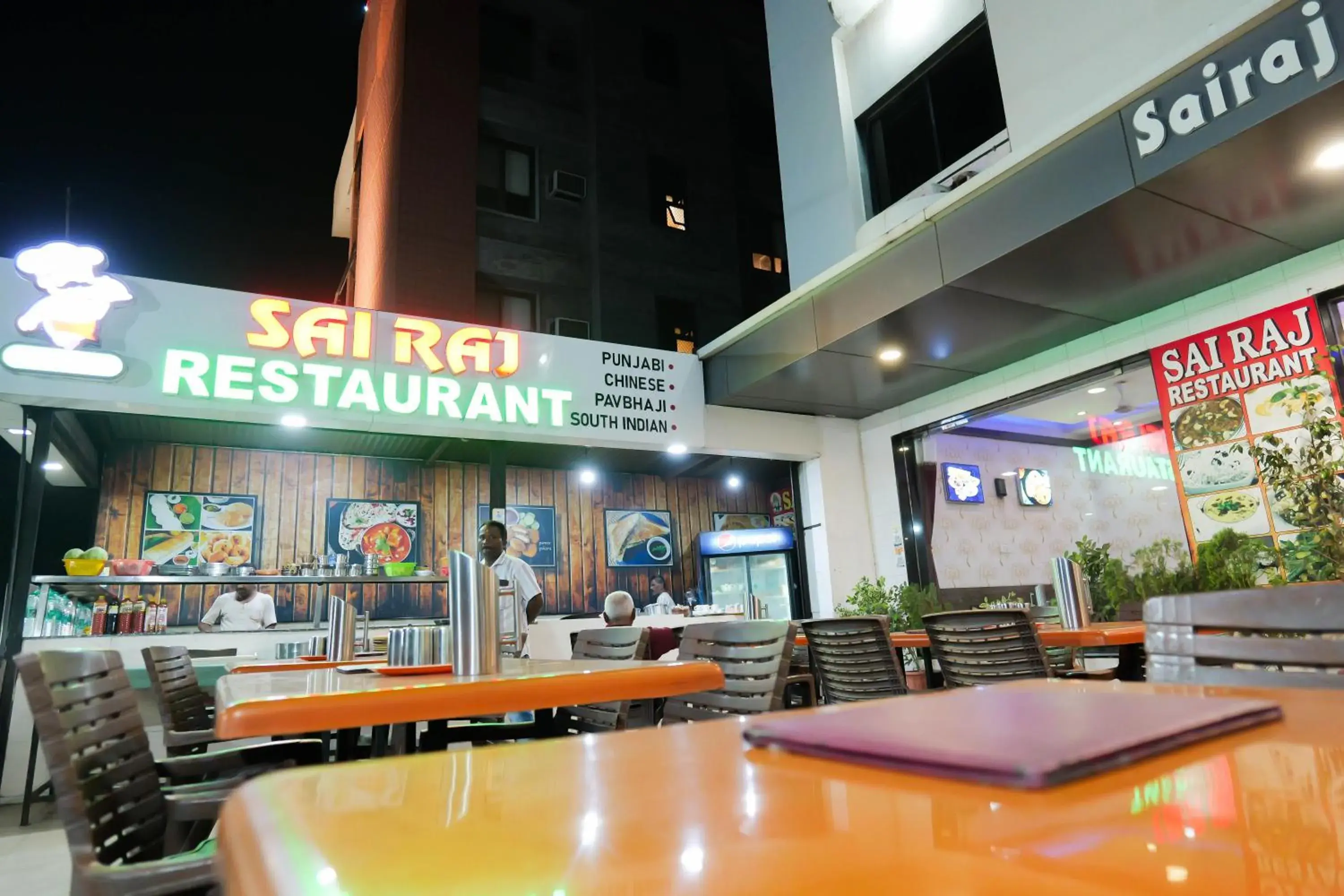 Restaurant/places to eat in Hotel Laxmibai Palace- Only 300 miter from Sai Baba Temple!!!! Restaurant/places to eat in Hotel Laxmibai Palace- Only 300 miter from Sai Baba Temple!!!!