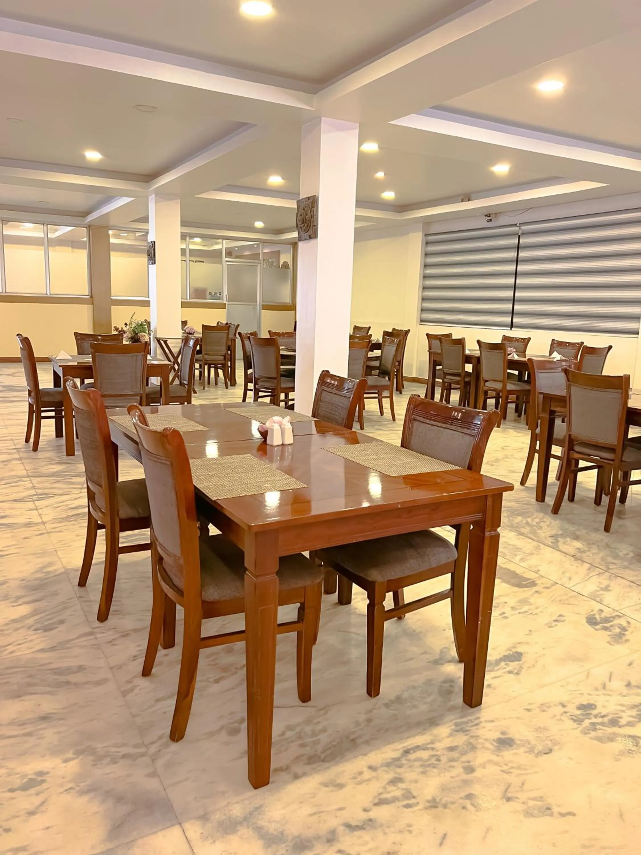 Restaurant/places to eat in Vannasut Hotel and Spa