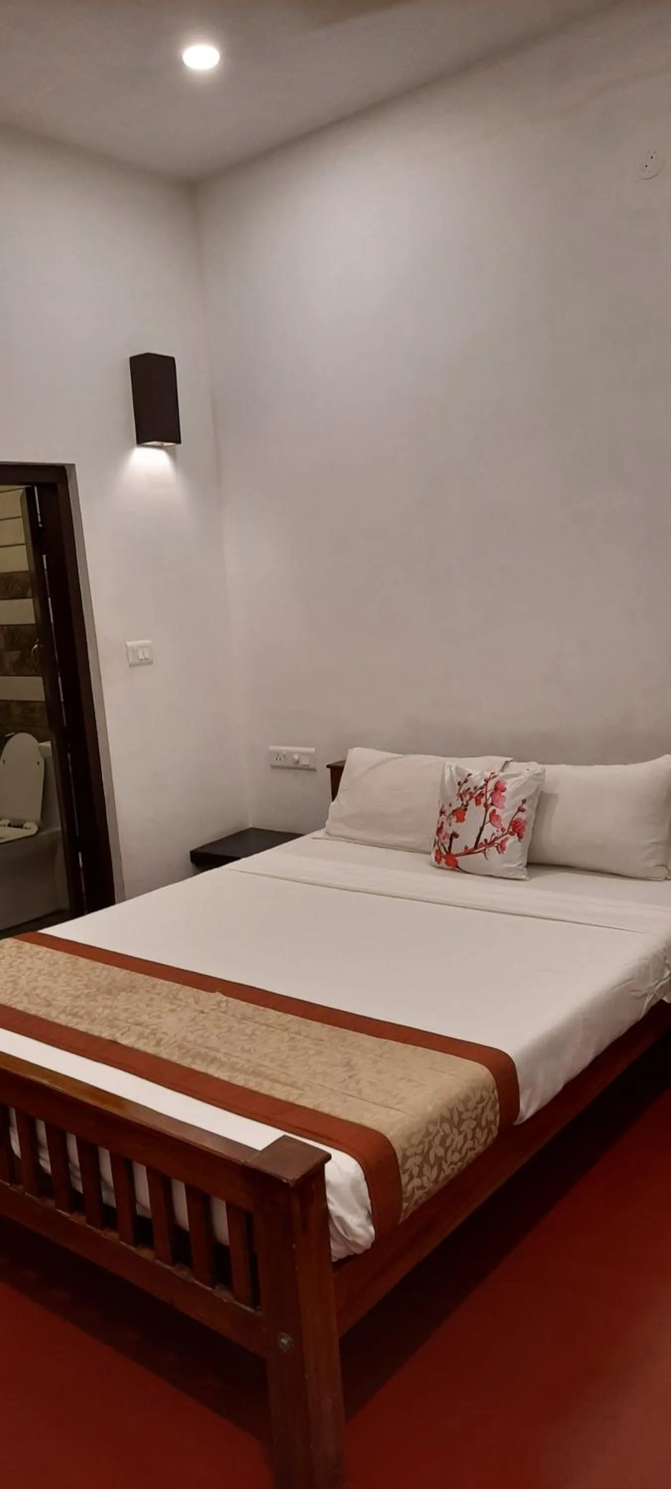 Bed in Marari Umapathi Beach Villa