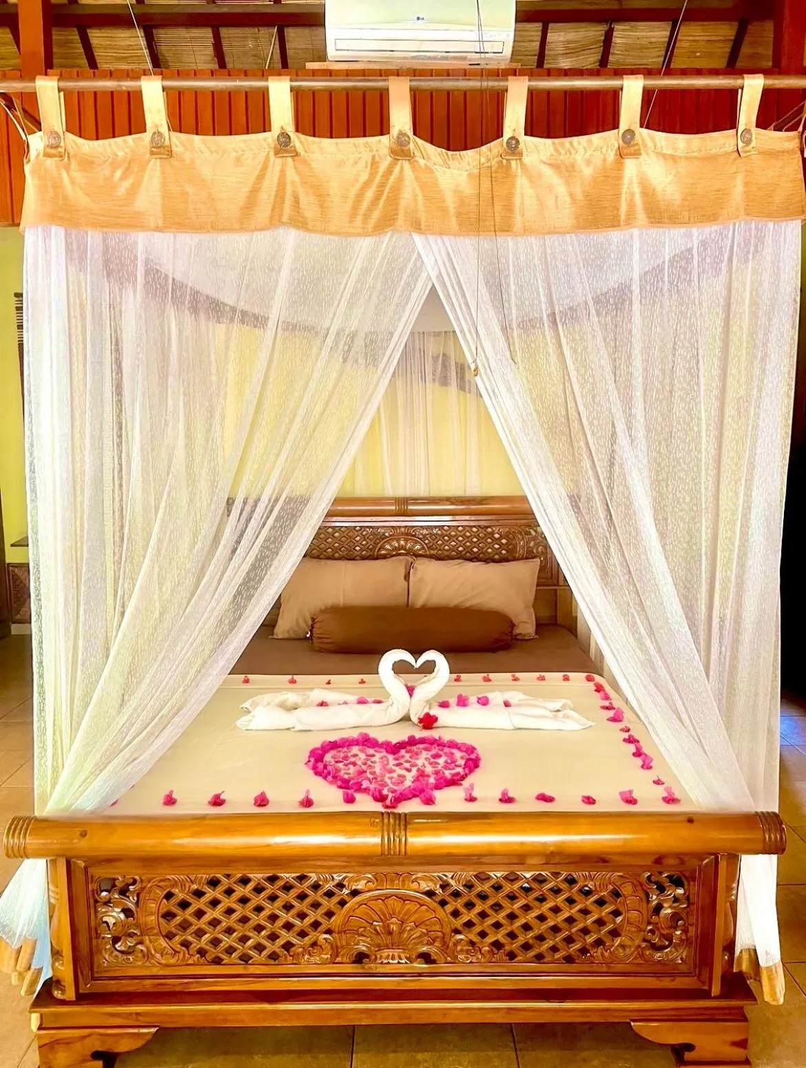 Family, Bed in Villa Bulan Madu Gili Air